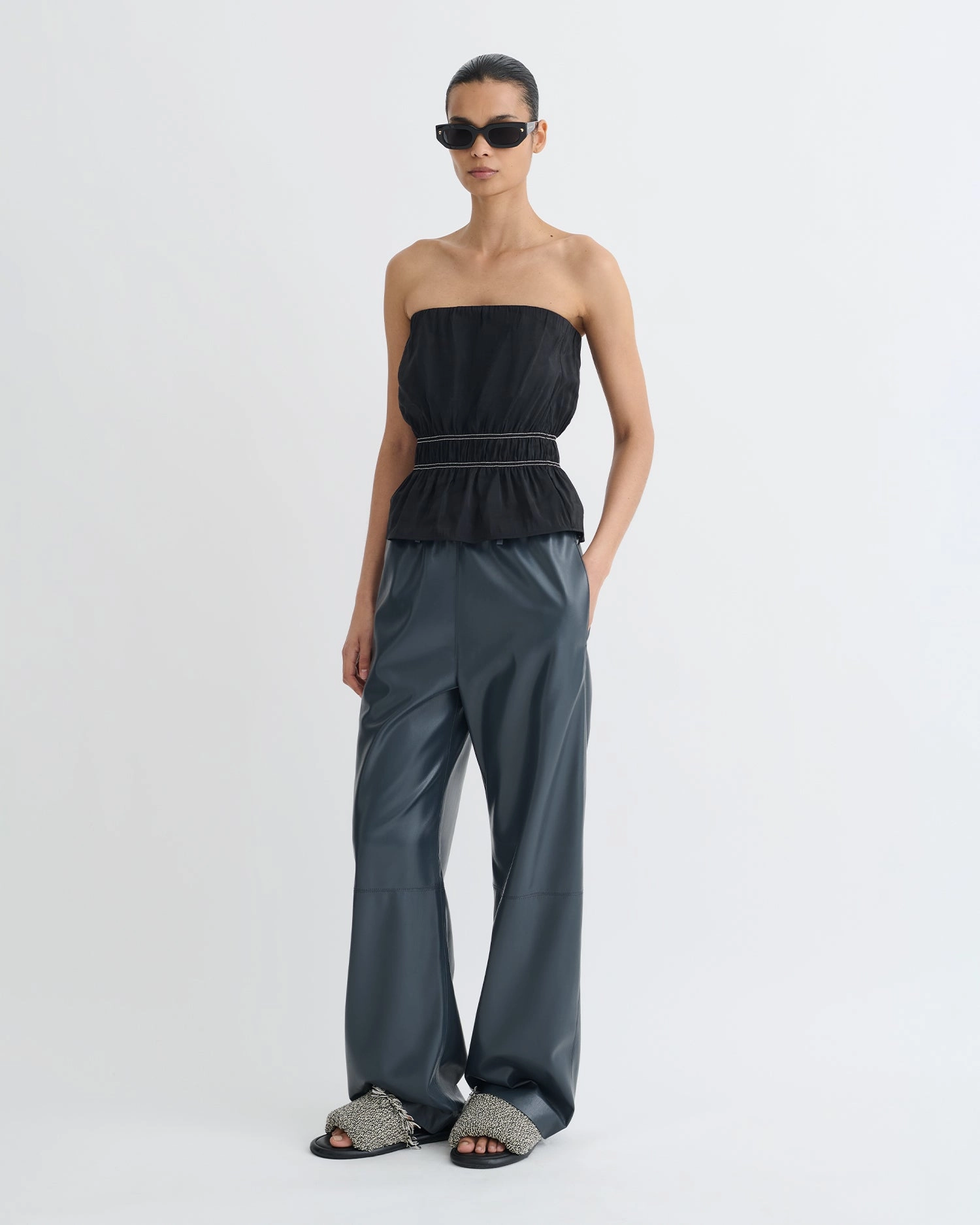 AdjustableClosure Rosey - Glass Poplin Bandeau Top - Black