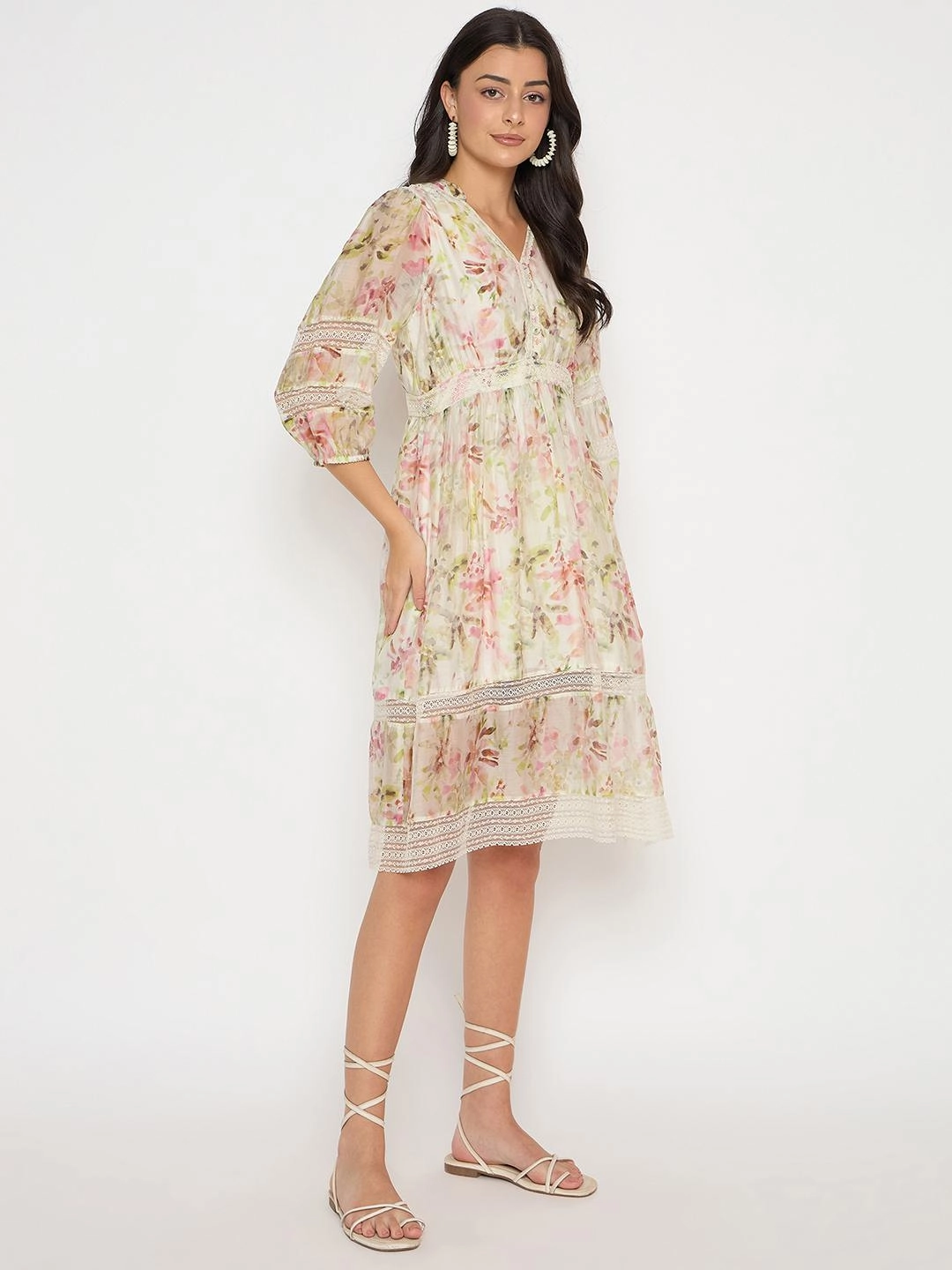 Countryside-Style Wrinkle-Free-Finish Madame Floral Print Laced Off White Mini Dress