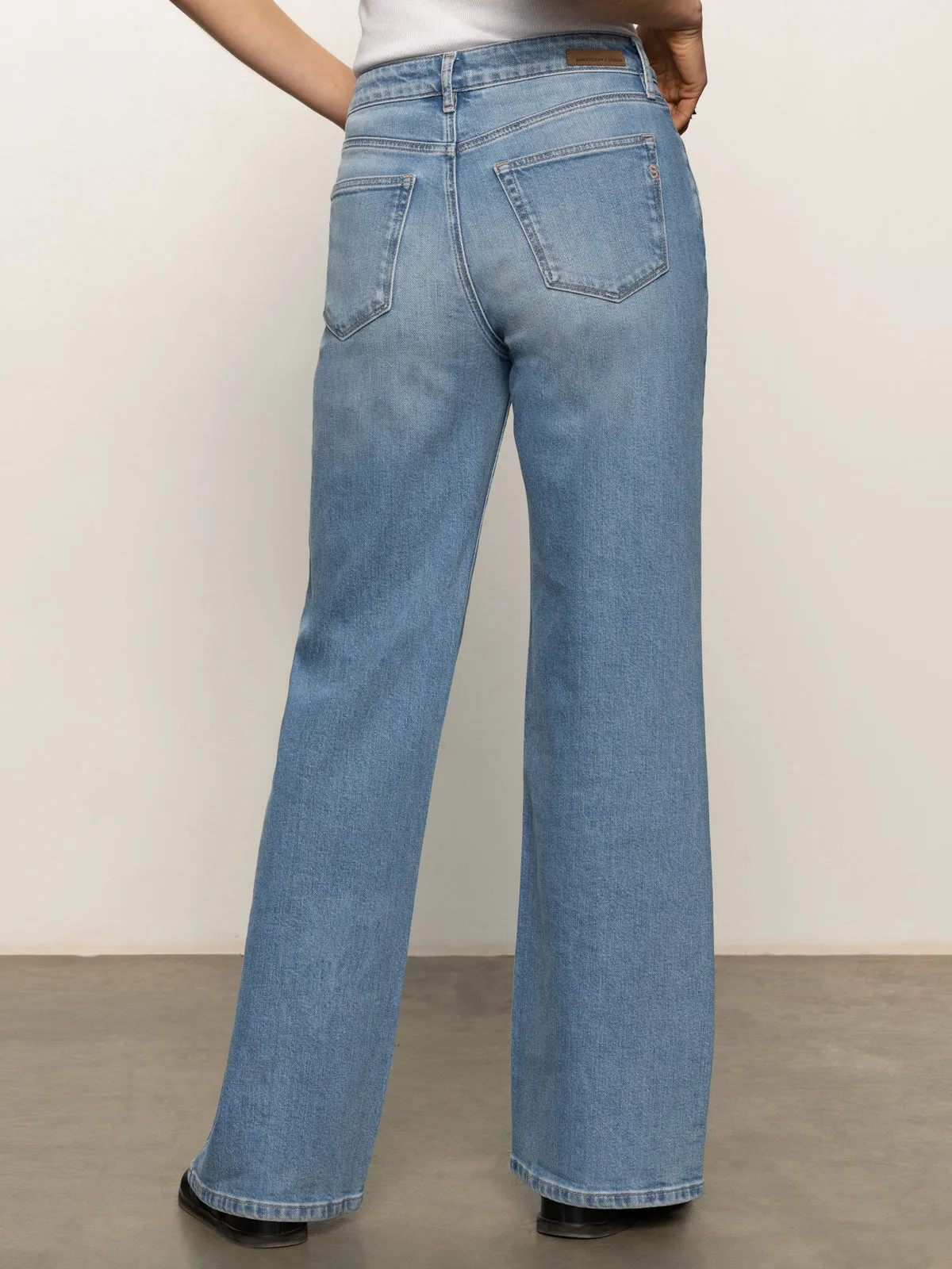Training Wear Ekara Slim Wide Semi High Rise Jeans Light