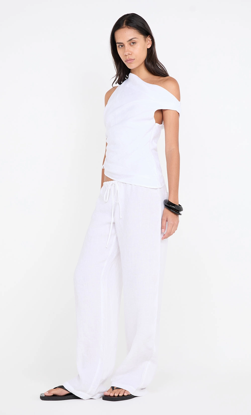 ELYCE PANT  - WHITE Formed Look Clean Cut