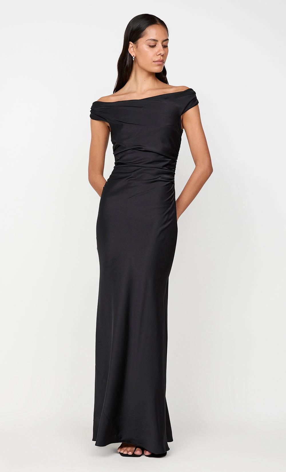 Simple yet chic gown Skin Hug ETERNITY OFF SHOULDER MAXI - BLACK