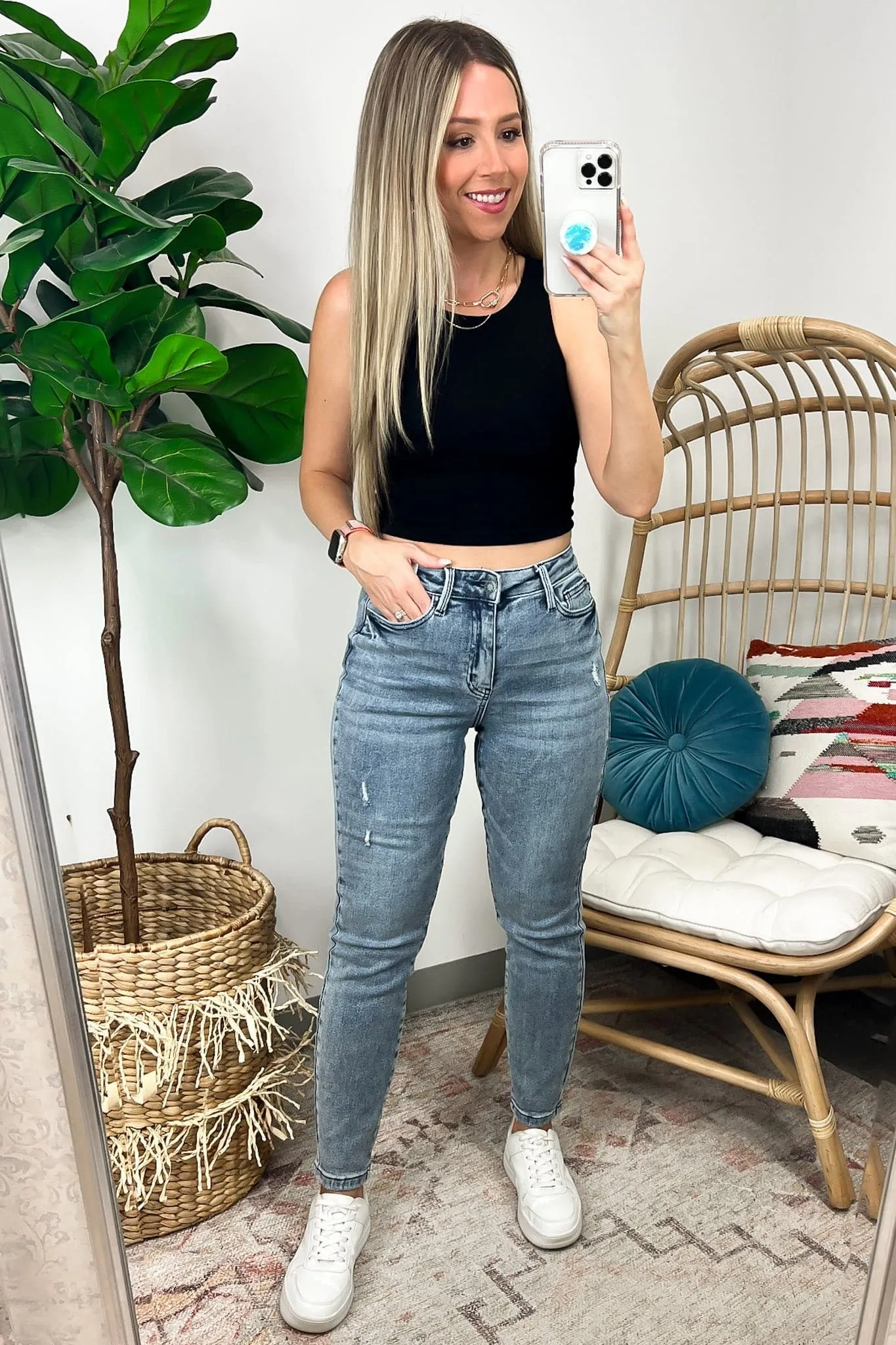 Eveleigh Vintage Mild Destroyed Slim Fit - Judy Blue