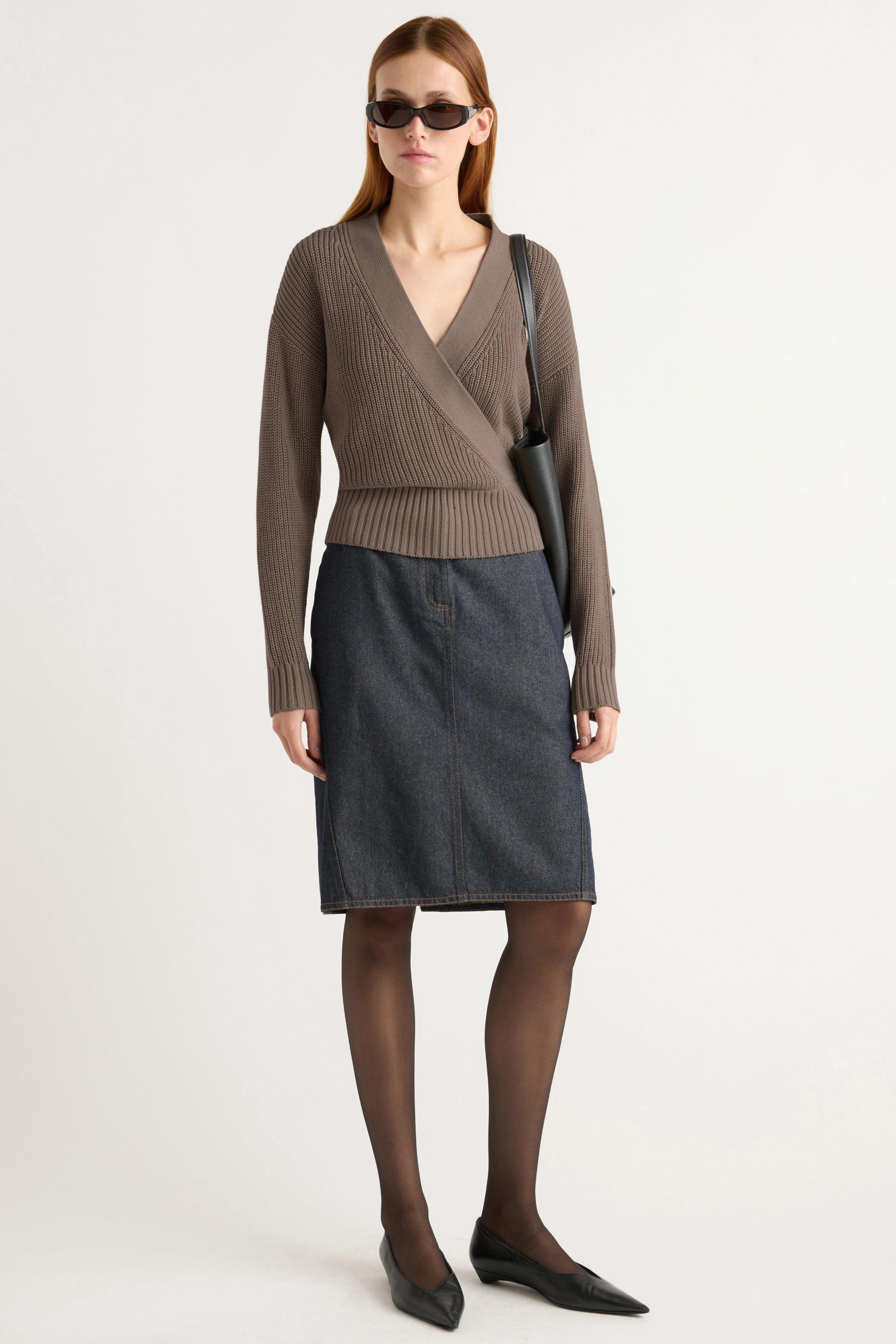 Maren Cropped V-Neck Sweater Cozy All-Day Soft Design