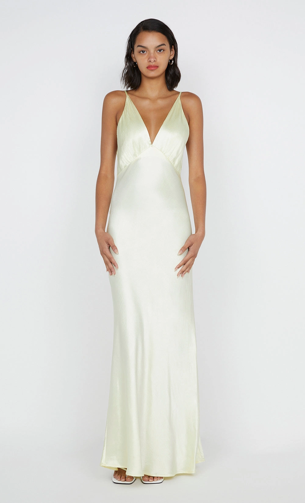 and Effortless fit dress. MOON DANCE V MAXI DRESS - ICE YELLOW