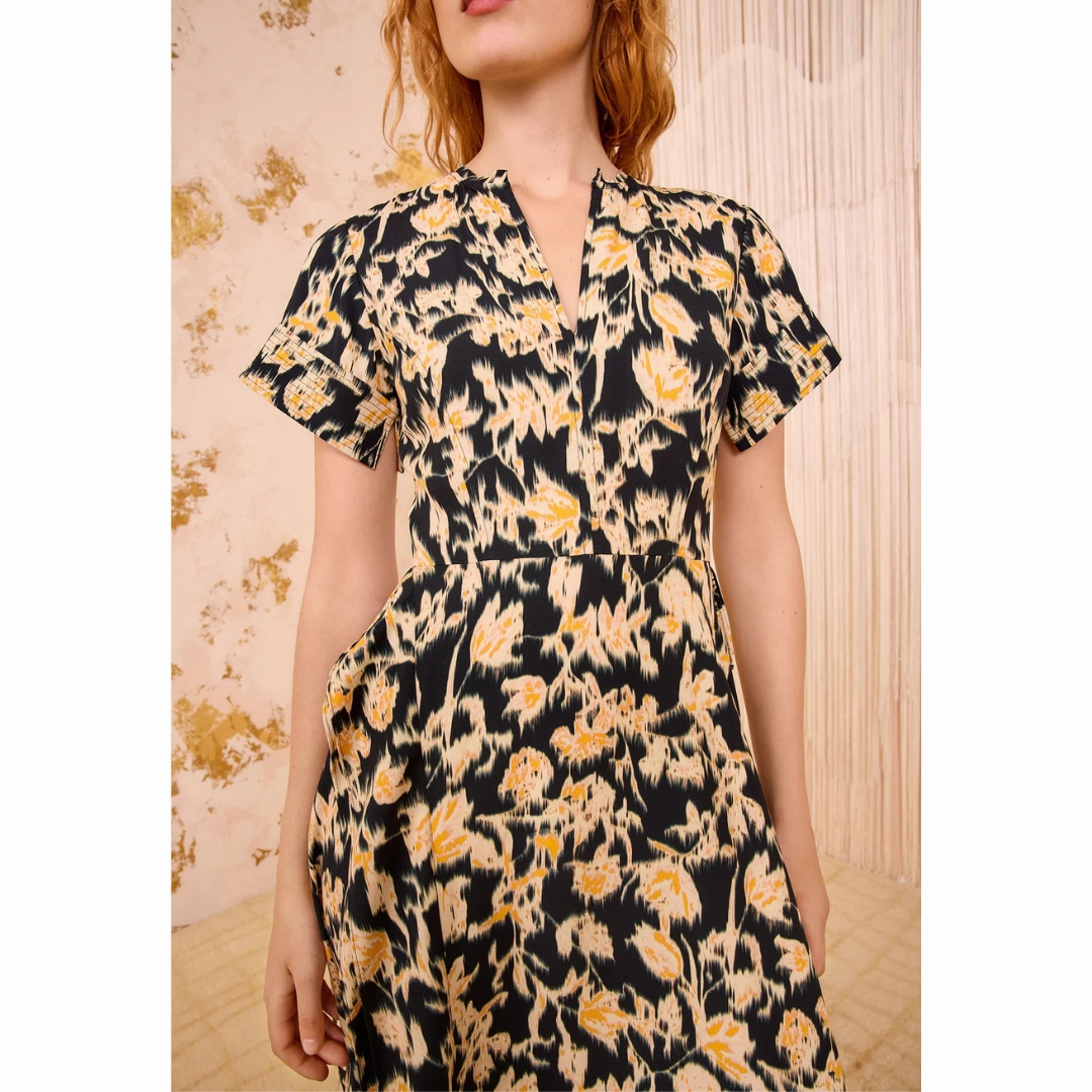 Feminine flowing piece Nadya Midi Dress