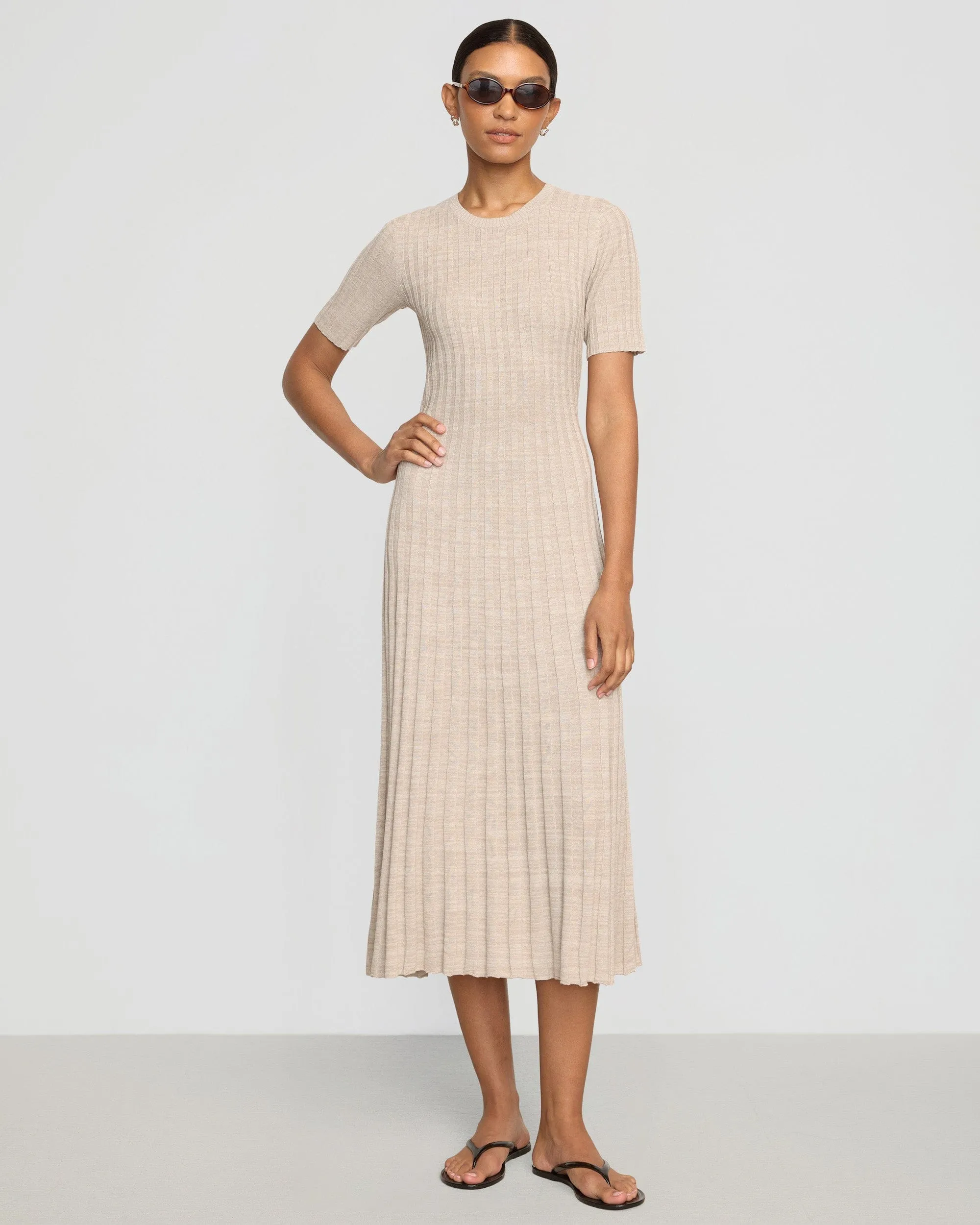 Comfortable travel dress Cool Form Fena Wide-Ribbed Sweater Dress