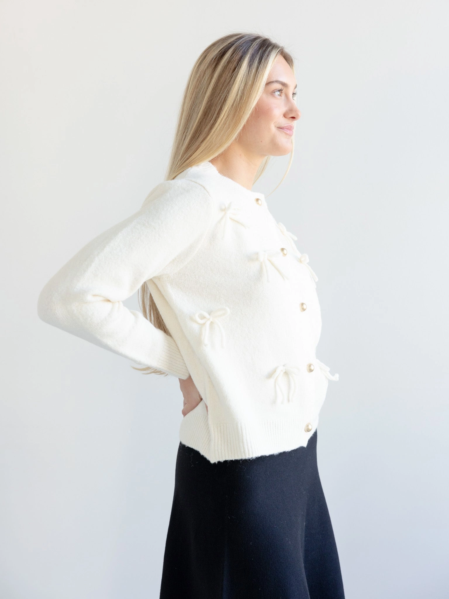 Annie Bow Cardigan Ivory Crisp Look Simple Look