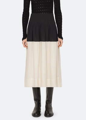 Nicola Skirt Hidden Pocket System Water Repellent Coating