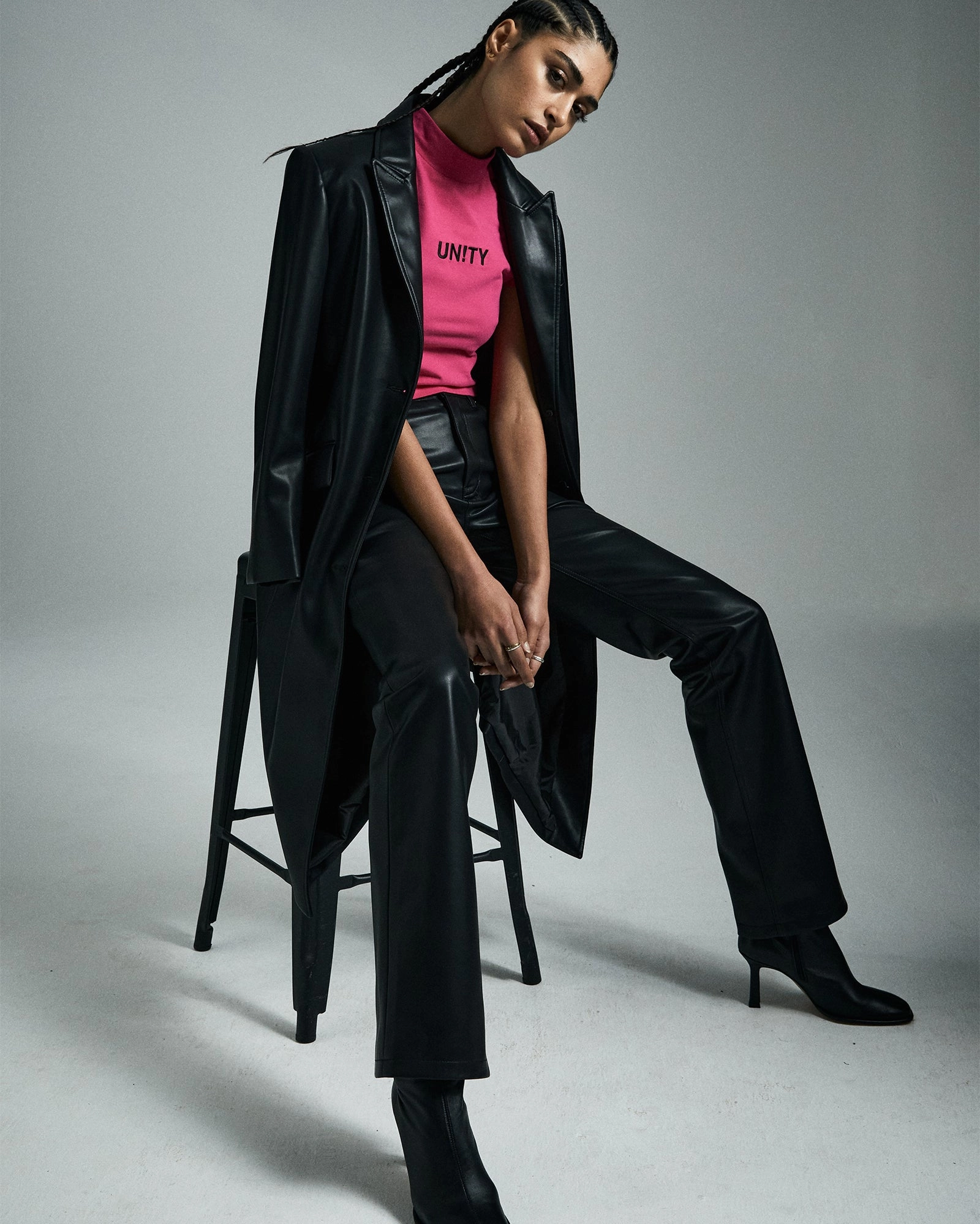 ZEPHYR DUSTER BLACK Waterproof Outer Layer