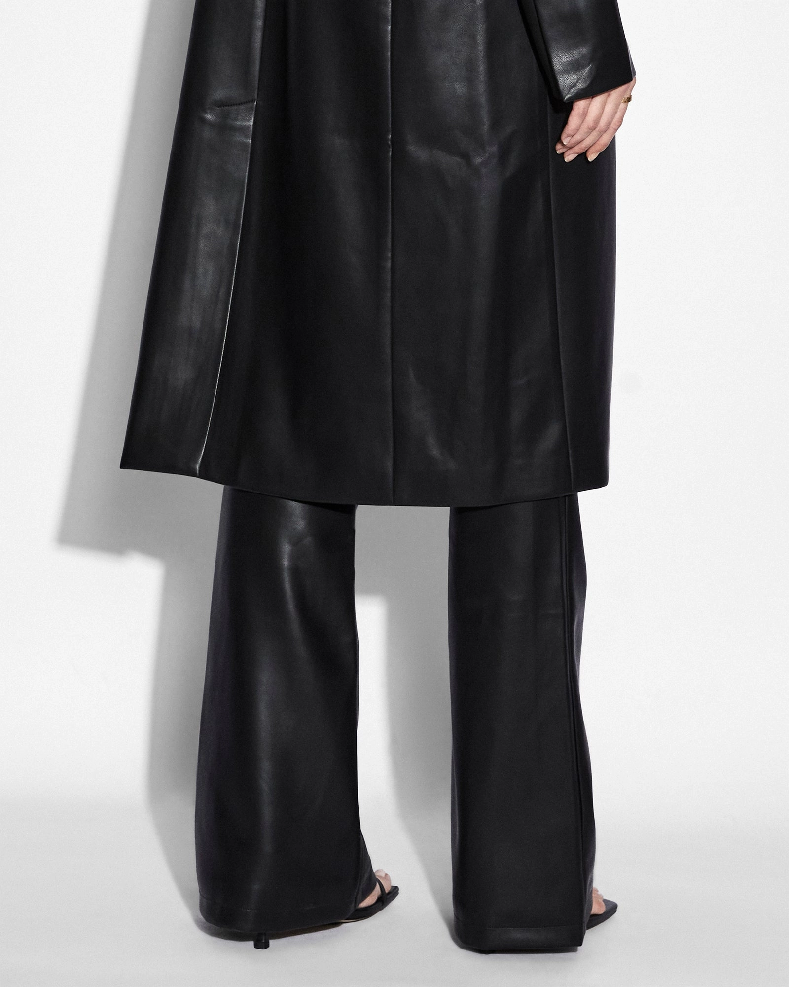 ZEPHYR DUSTER BLACK Reinforced Stitching