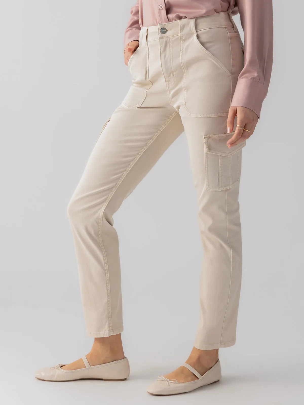 Lightweight Flex Sleek lines Sculpted Hayden Cargo Standard Rise Pant Toasted Almond