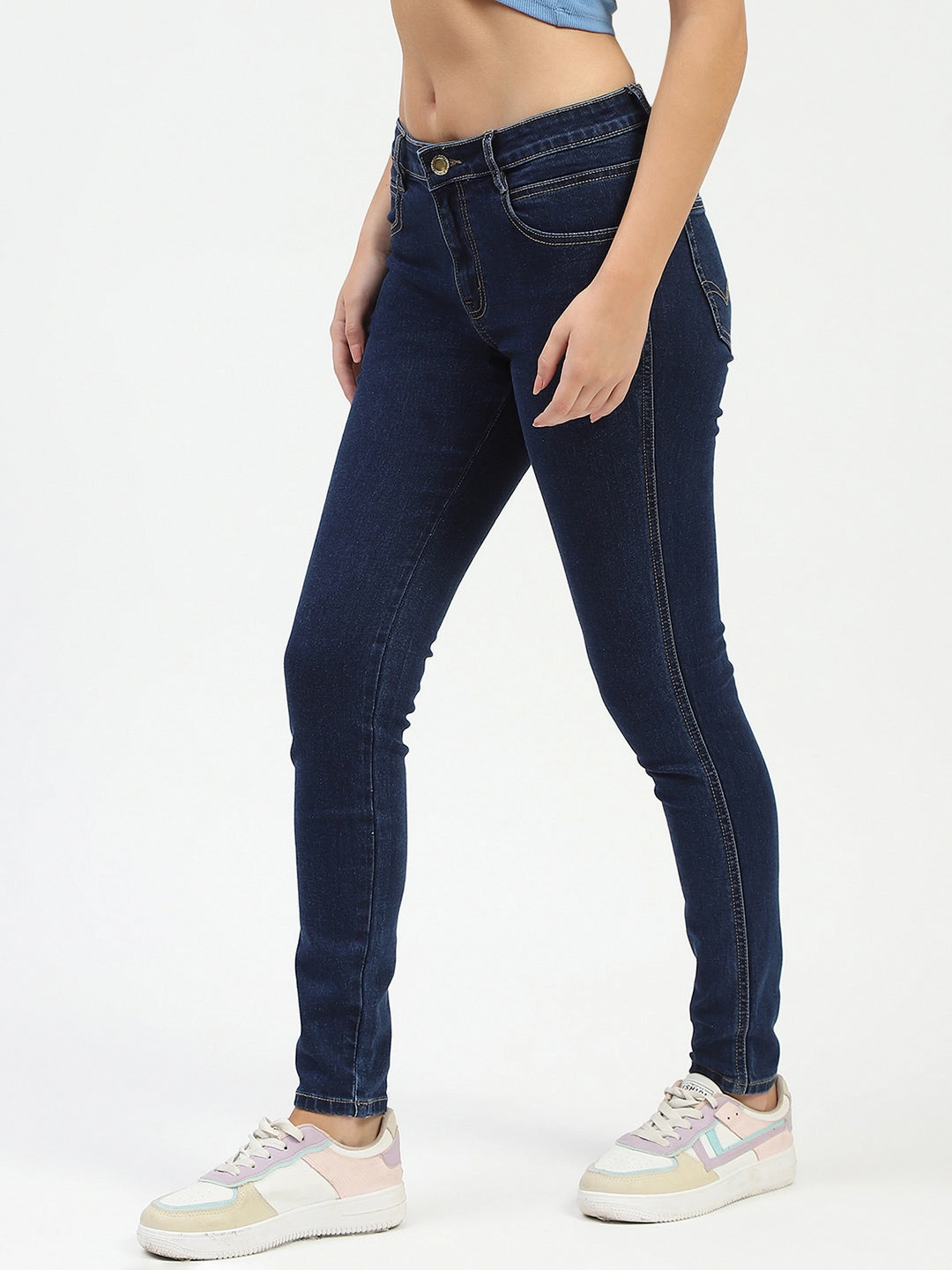 Madame Blue Skinny Fit Jeans Neutral Outfit