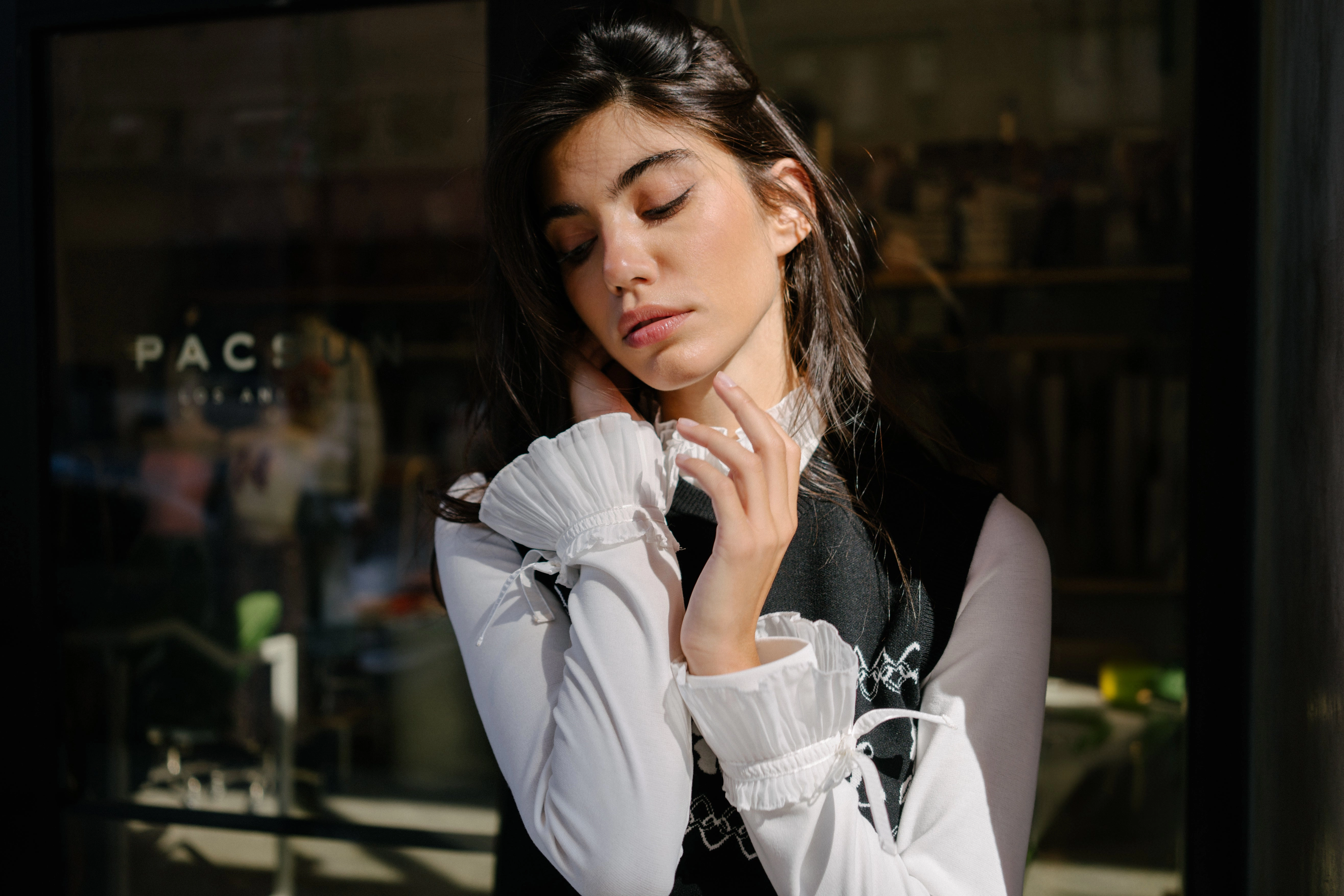 Flower Jacquard Knit Vest - Black PocketDetails