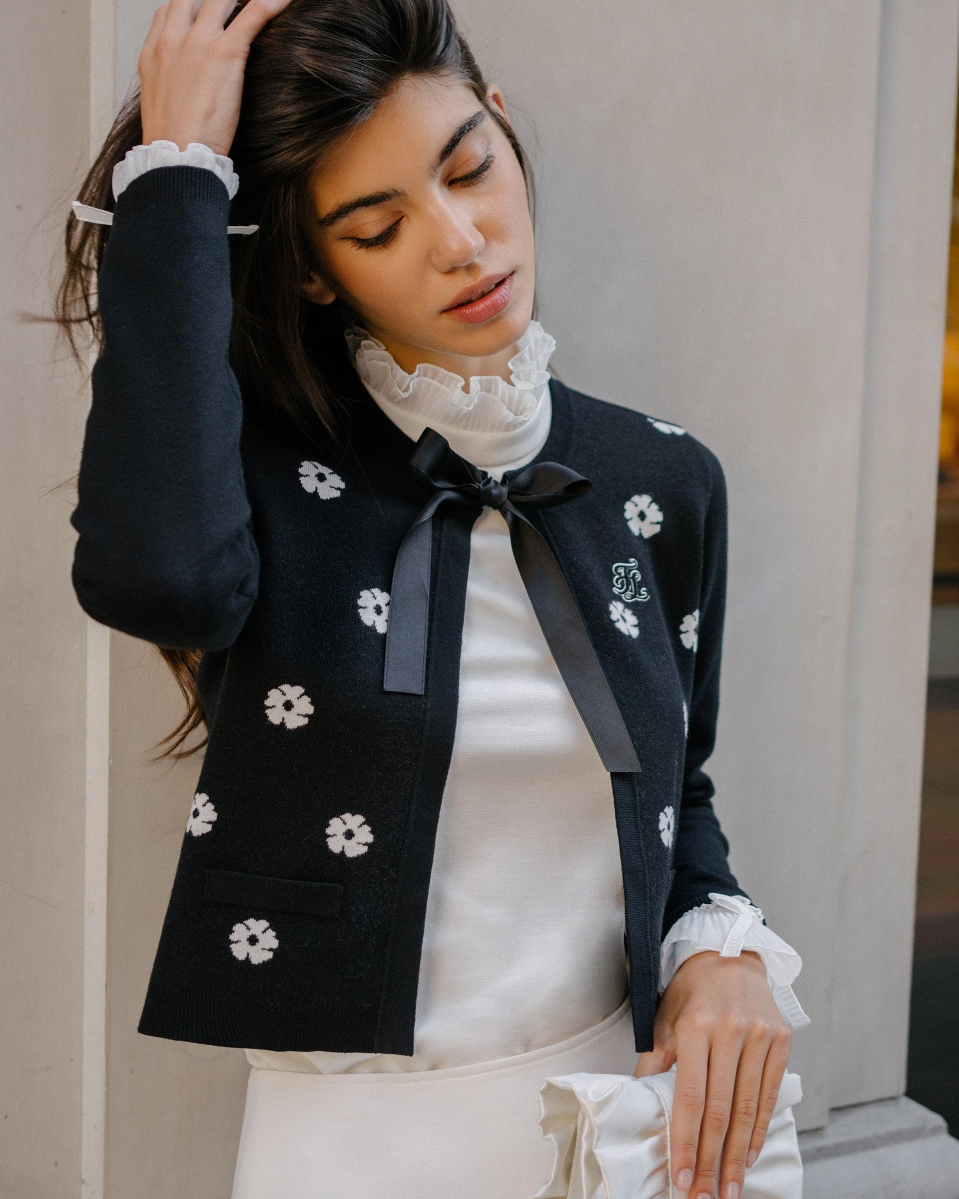 Flower Jacquard Open Ribbon Cardigan - Black Ribbed Knit Fabric