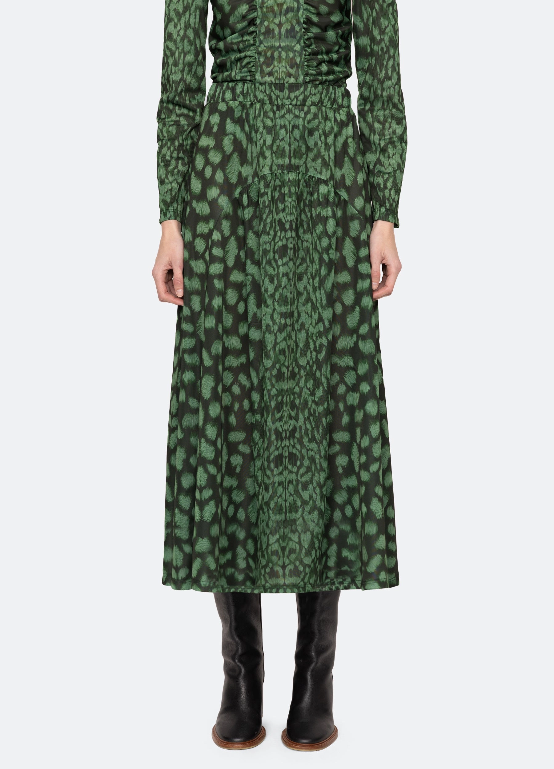 Claude Skirt Hidden Zip Pockets Flex Movement