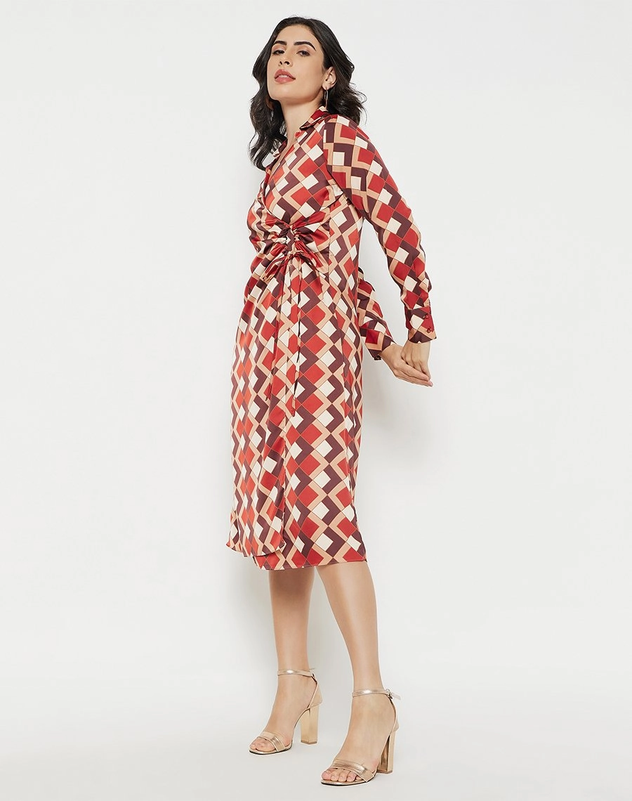 Airy Fabric Mixed Fabric Madame Geometric Print Side Ruched Rosewood Midi Dress