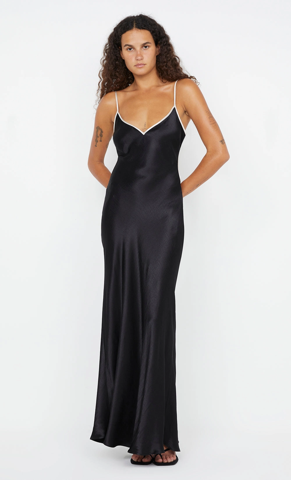 Flattering Waistband SOL TIE MAXI DRESS - BLACK/SAND