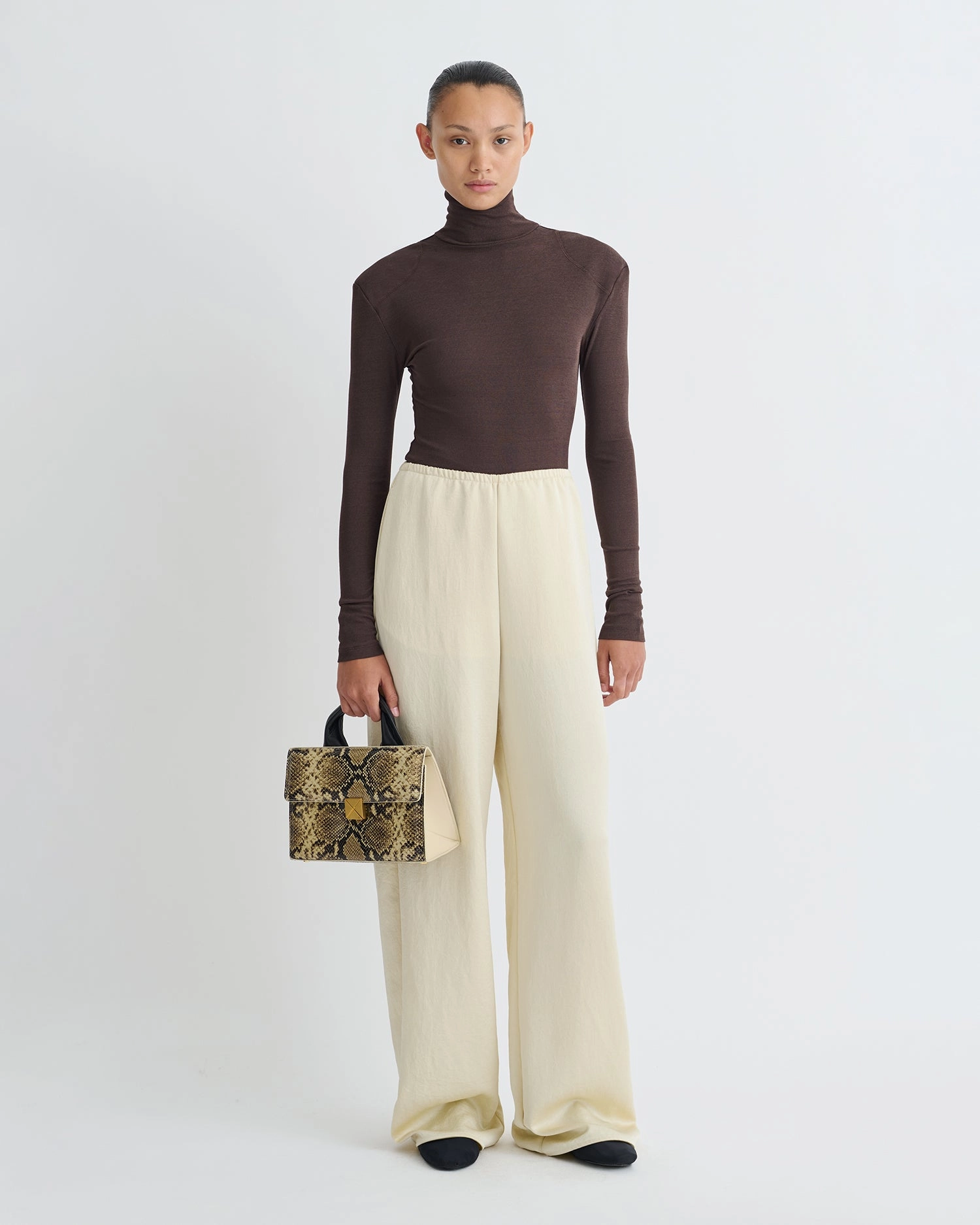 Nayeli - Mesh Jersey Long Sleeved Top - Dark Oak LaserCut Edges Temperature Regulating Fibers