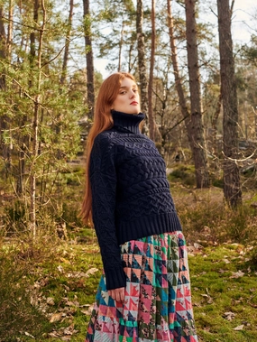 Minimal Vibe GiGi Cable Sweater Navy