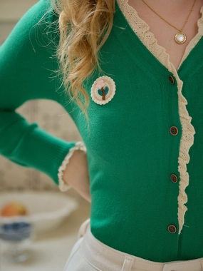 Hadley Lace Patchwork V-Neck Contrasting Knitted Cardigan MoistureControl Fabric Seasonal Fit