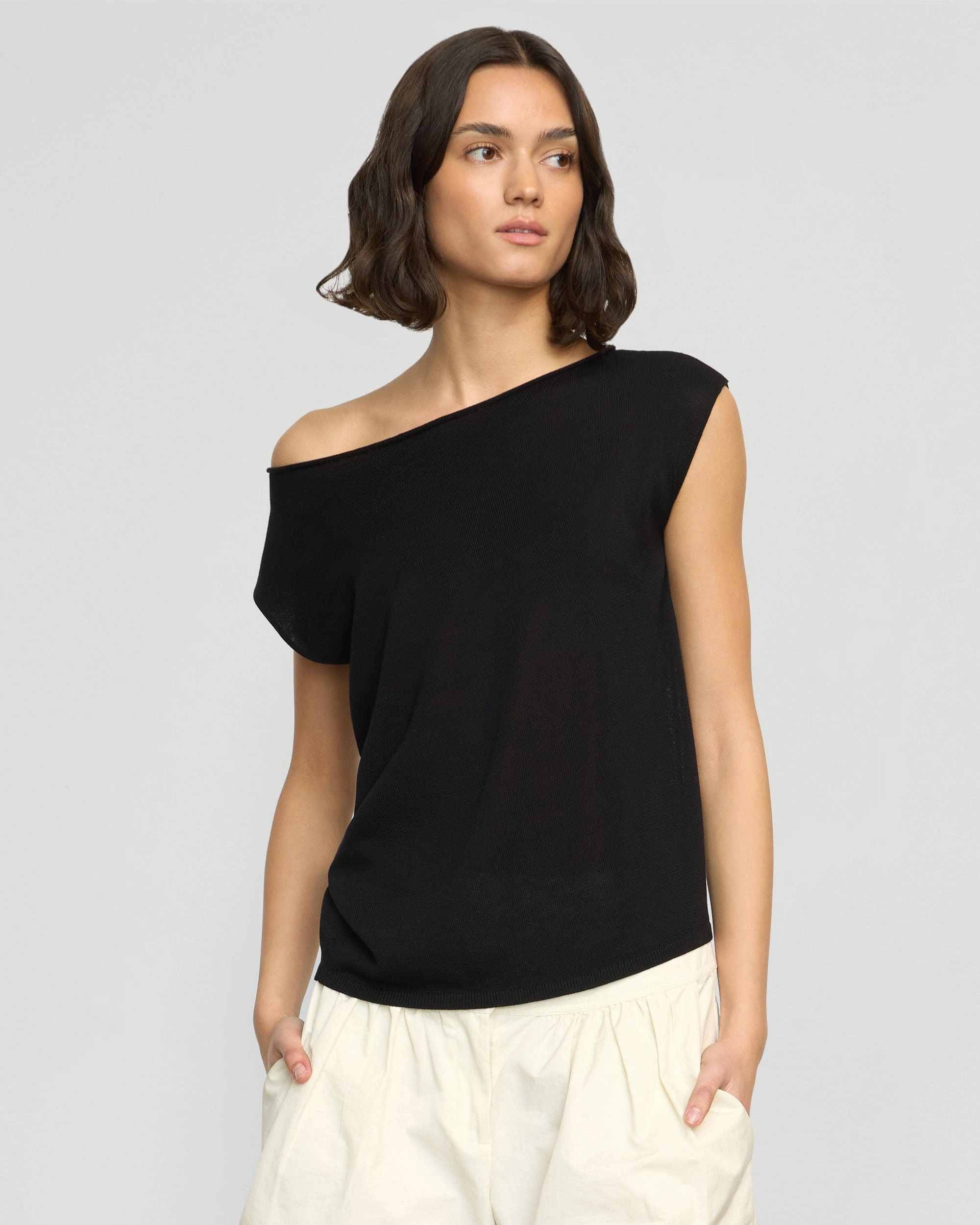 Hanna Off-Shoulder Tencel-Wool Top Moisture Wicking Fabric Tubular Body Construction