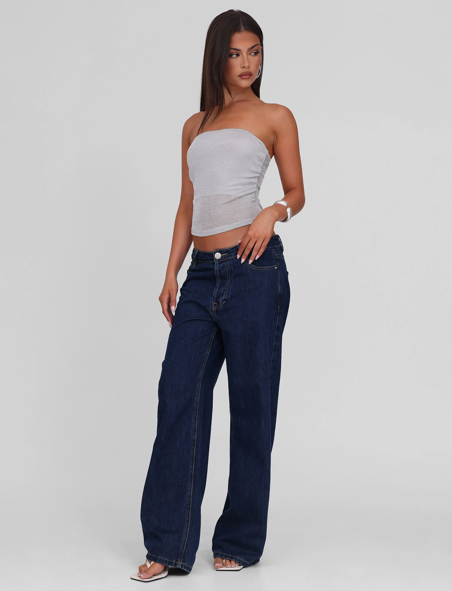 HARRIETT TUBE TOP - SILVER Layered Collar Structure Rubberized grip