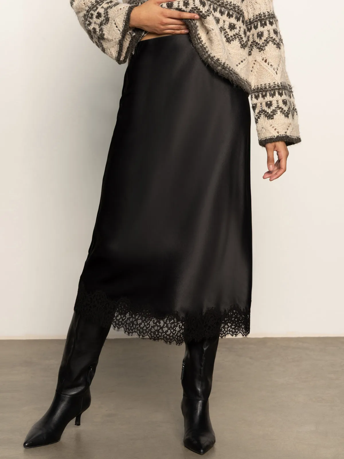 Slip Skirt With Lace Black OversizedFit Compact Thermal Insulation