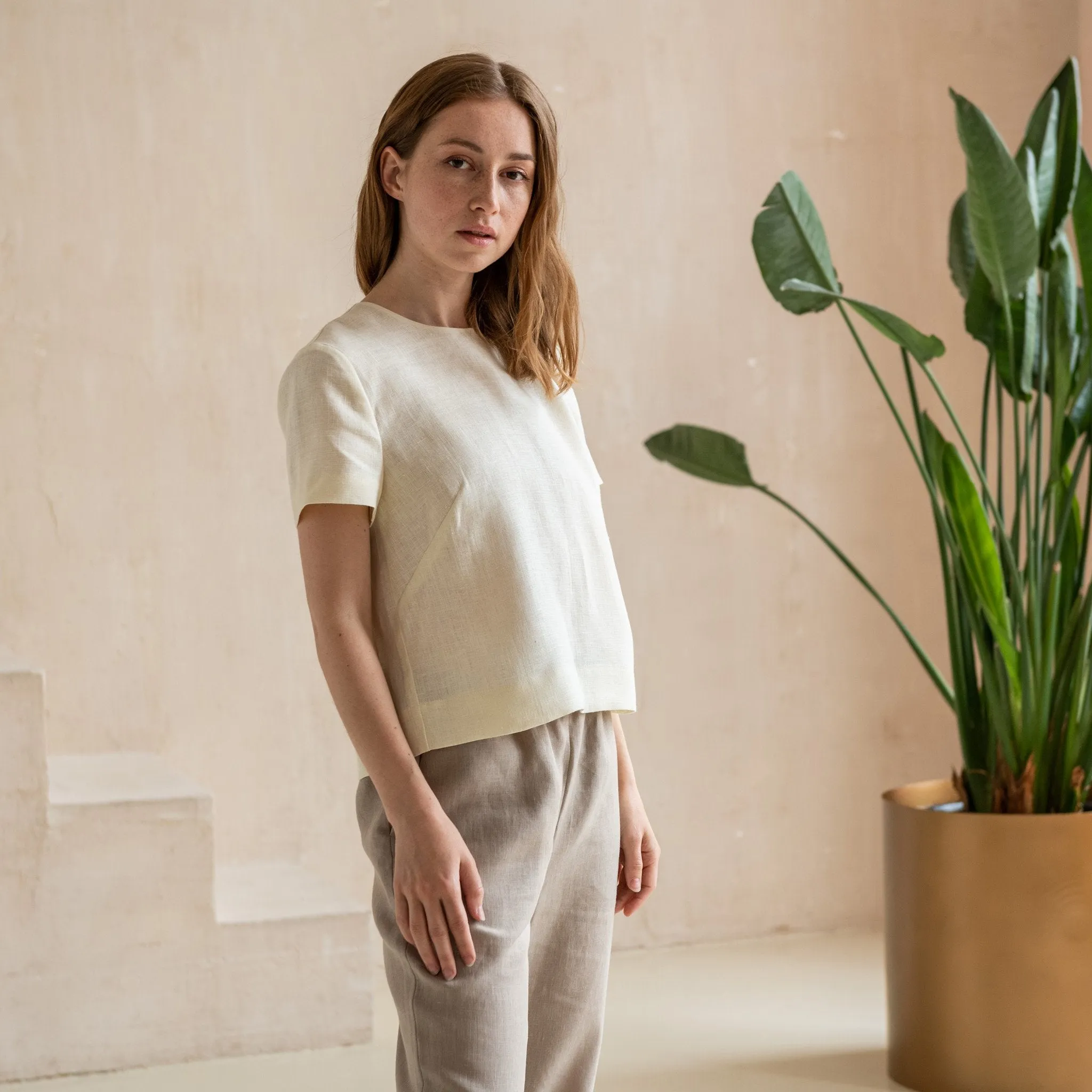 High-Waisted Straight Linen Cropped Pants