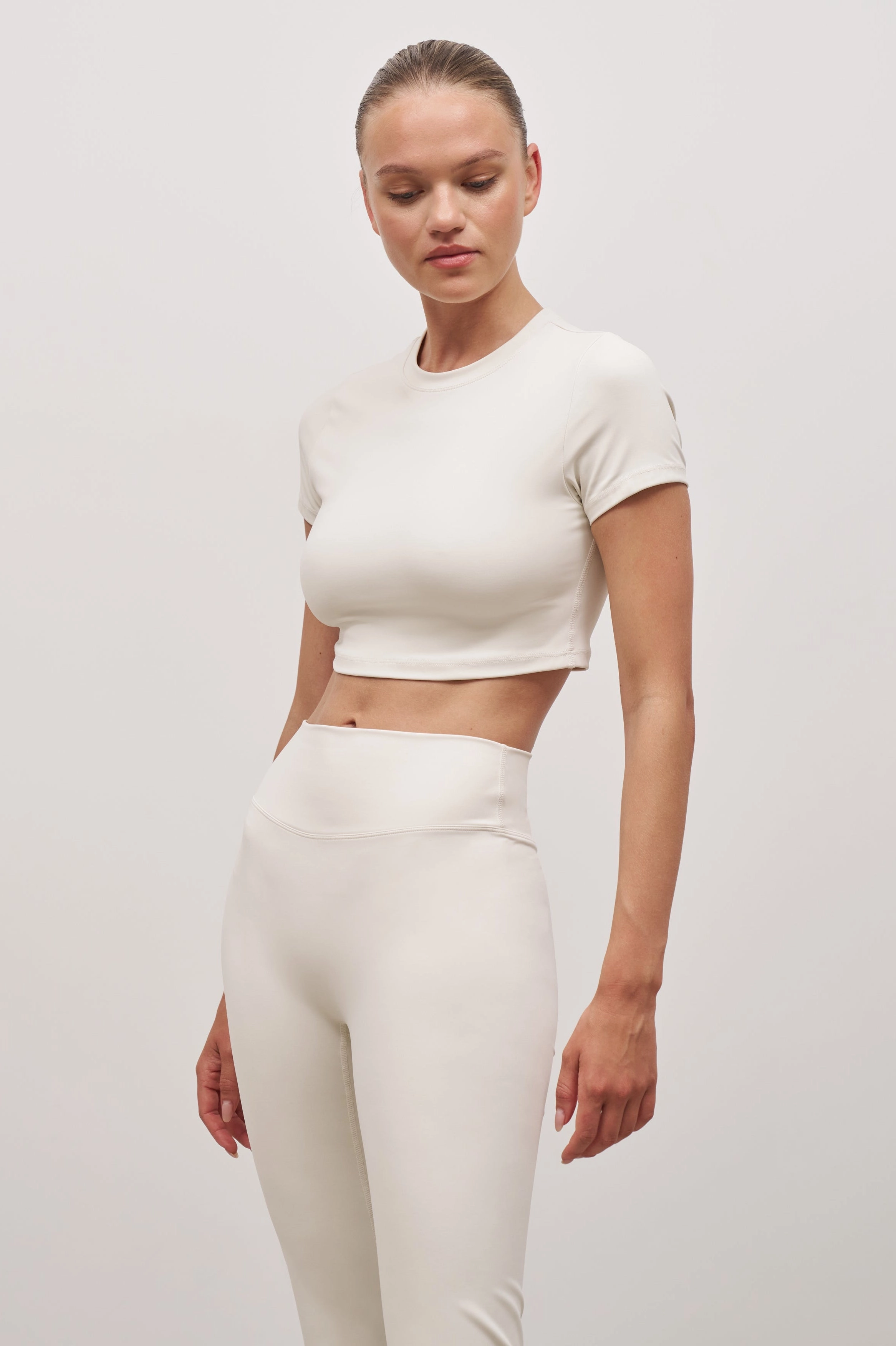 PlushLining Base Sculpting Cropped T Shirt - Tofu