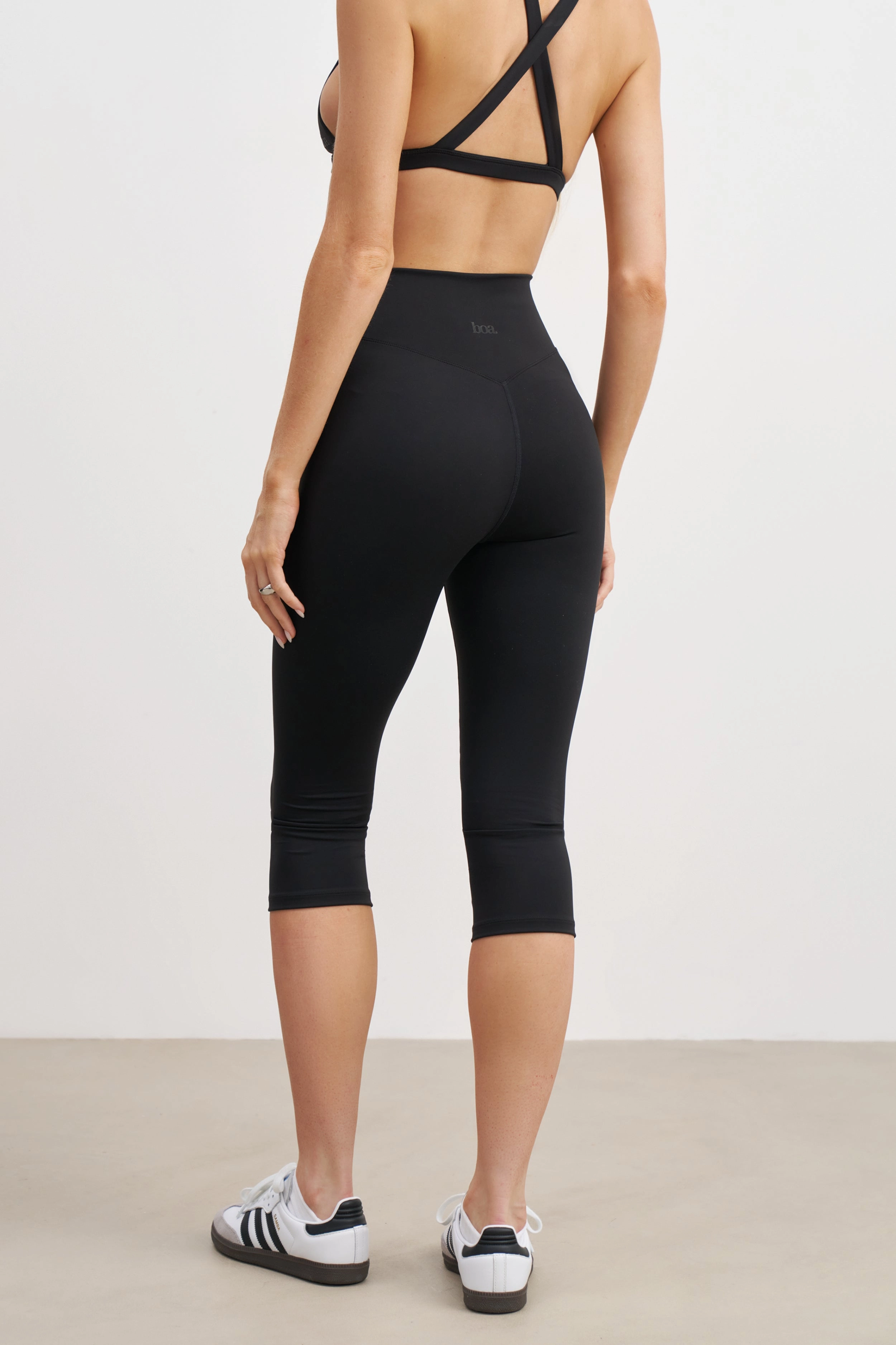 Base Sculpting Capri Leggings - Black Placket Detailing