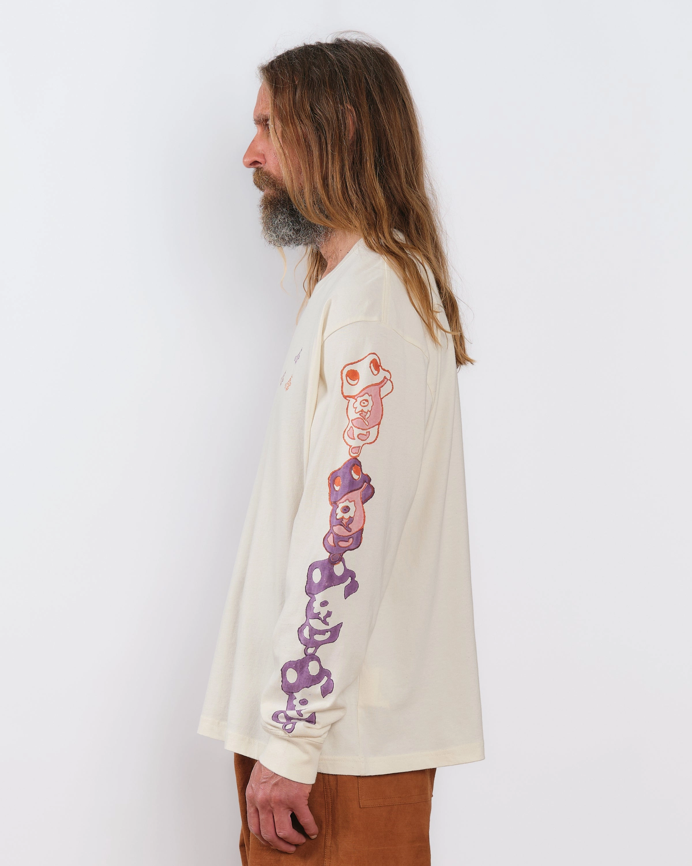 NeutralTonesCollection Casual Everyday Grateful Tee LS - Ecru Earth Trip