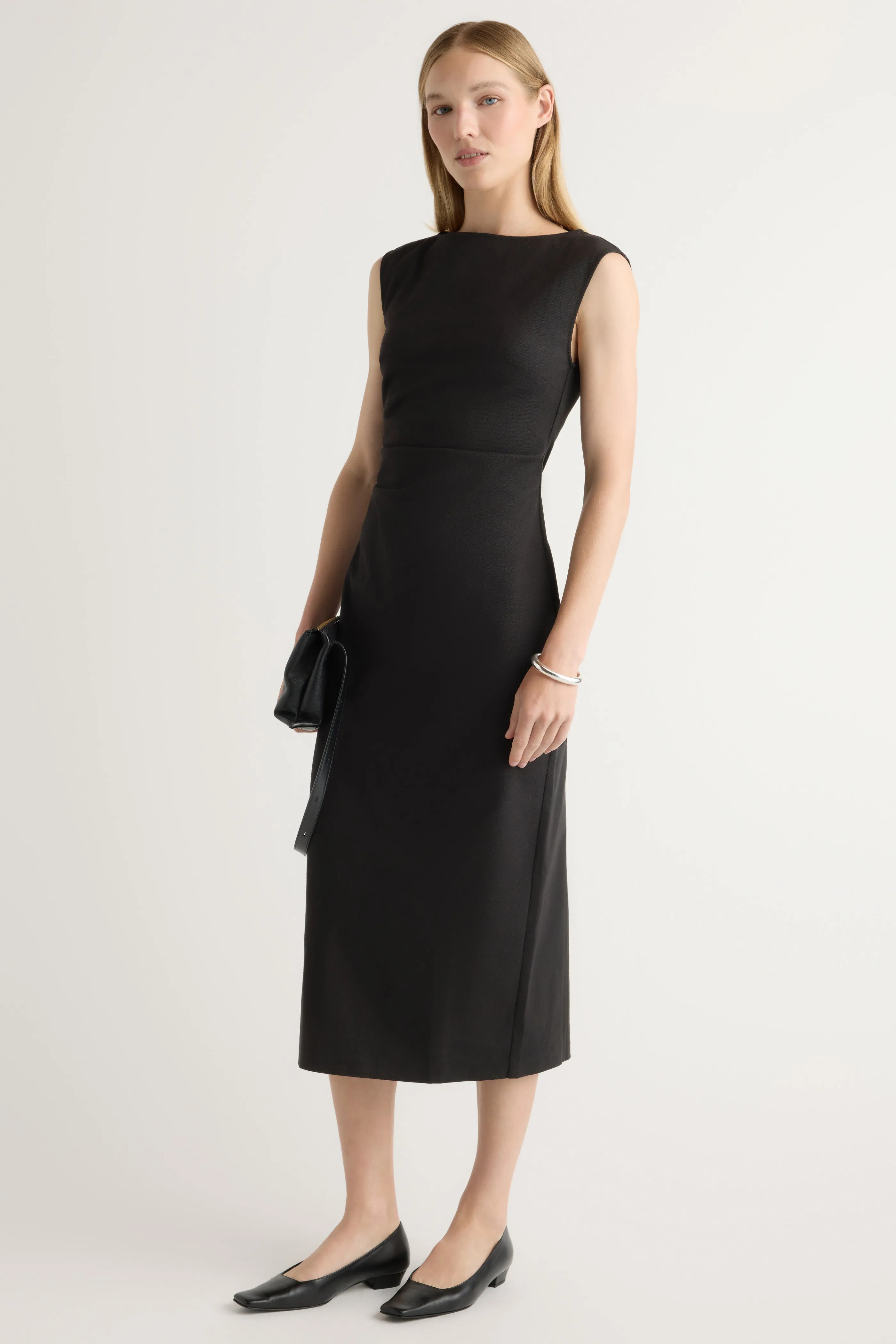 Inari Cotton Twill Boat-Neck Dress Timeless Soft Flattering Waist Design