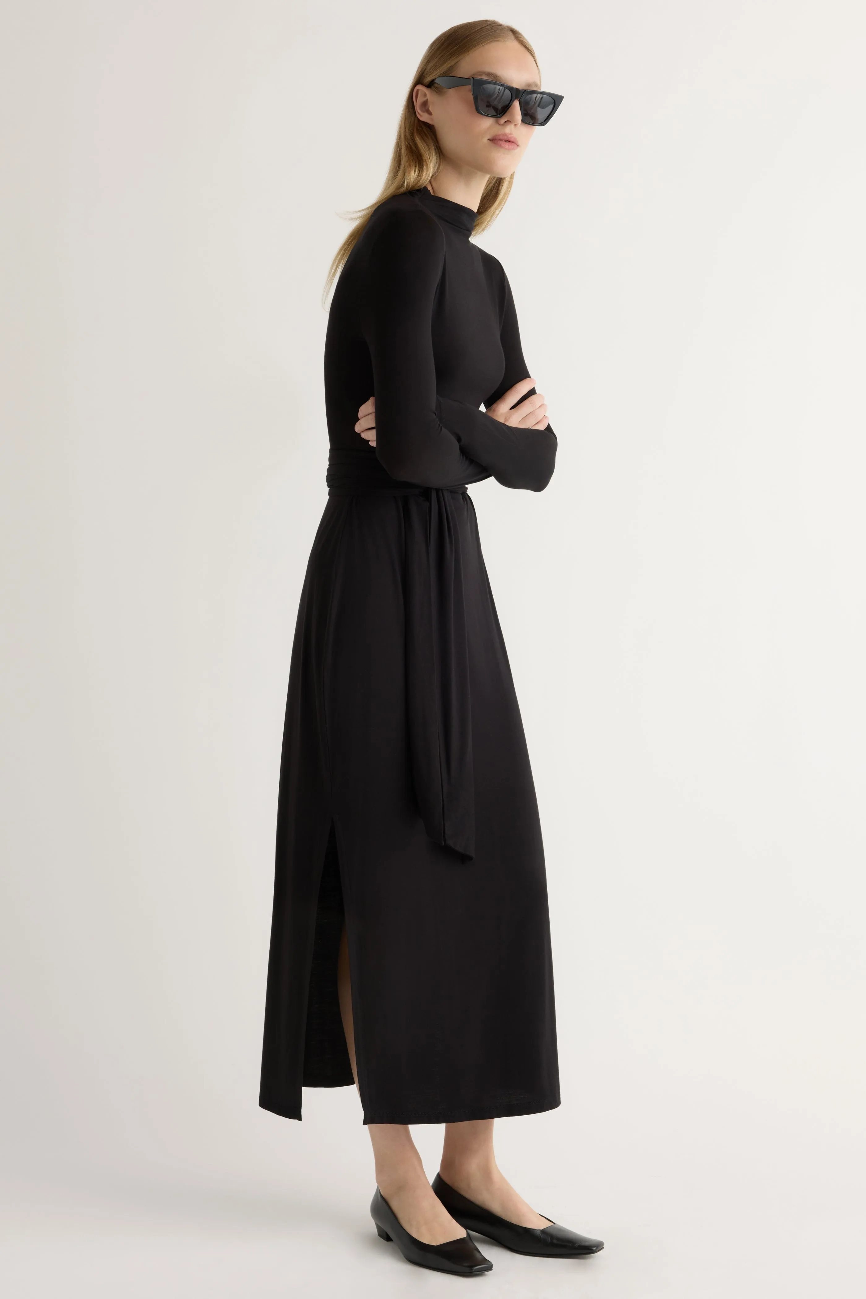 Light Mood Form Focus Vero Tie-Front Long-Sleeve Dress