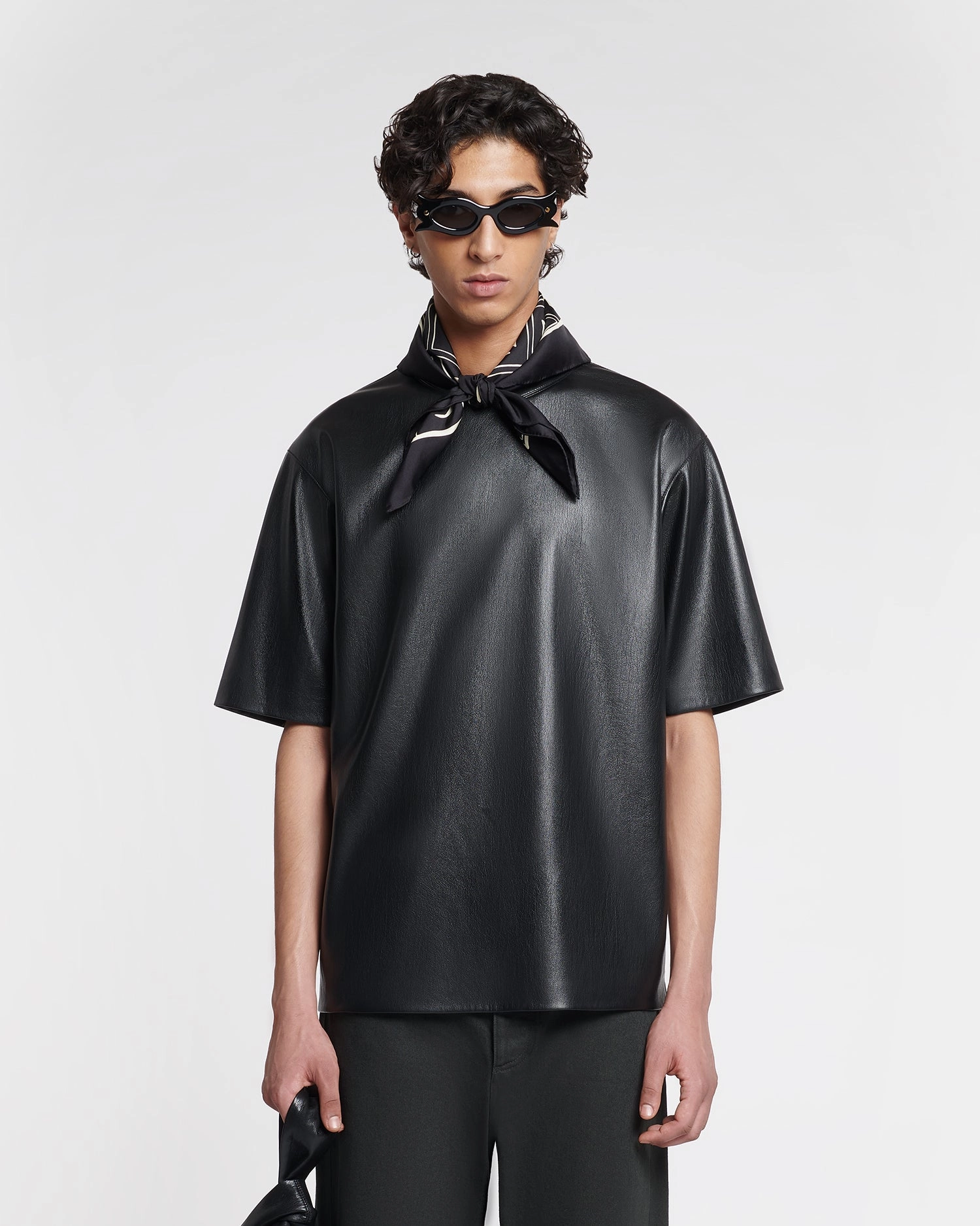 Isaac - Okobor? Alt-Leather T-Shirt - Black Stylish Hoodie Thermal Insulation Tech