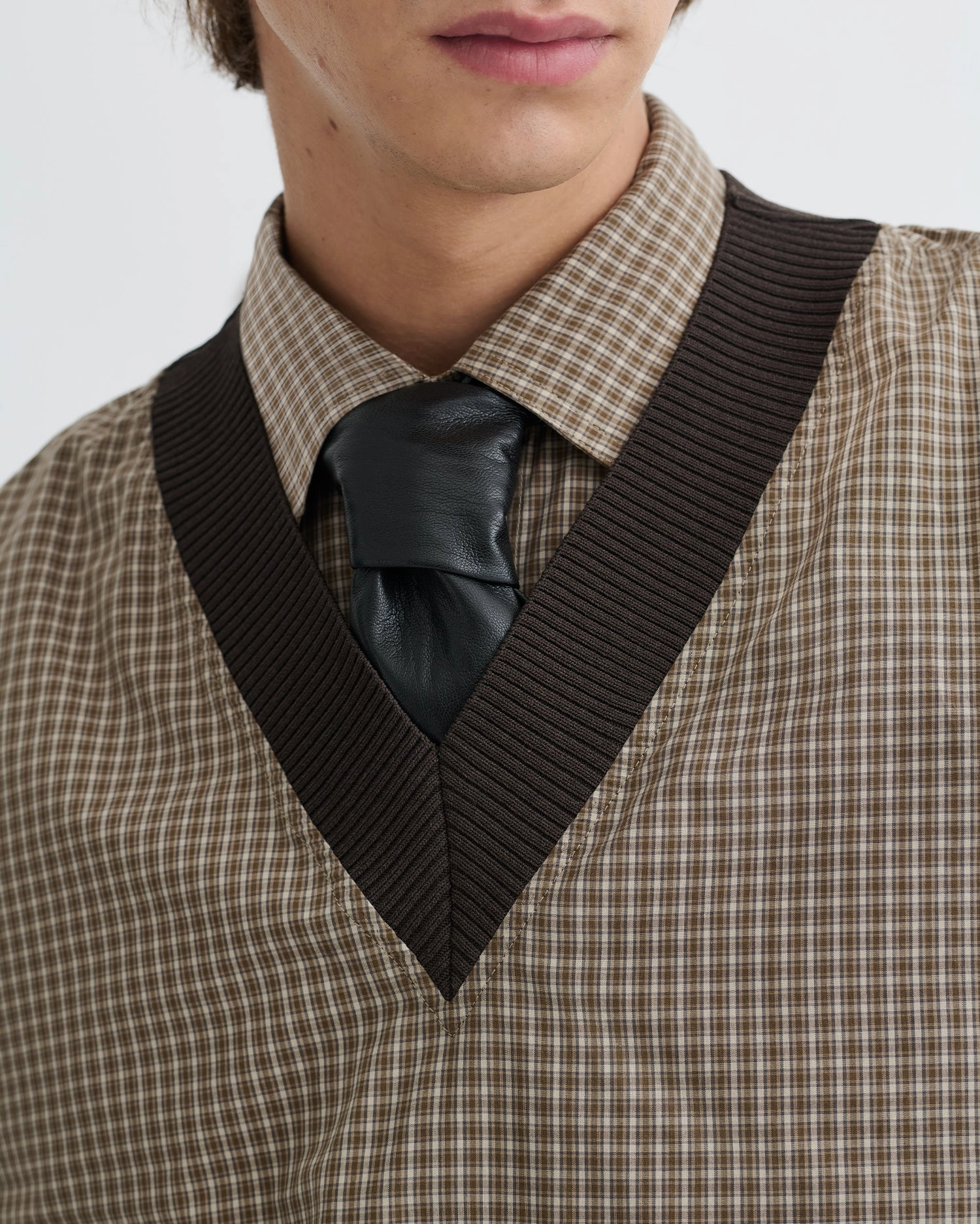 Comfy Layer Jahan - Checked V-Neck Top - Brown/Creme