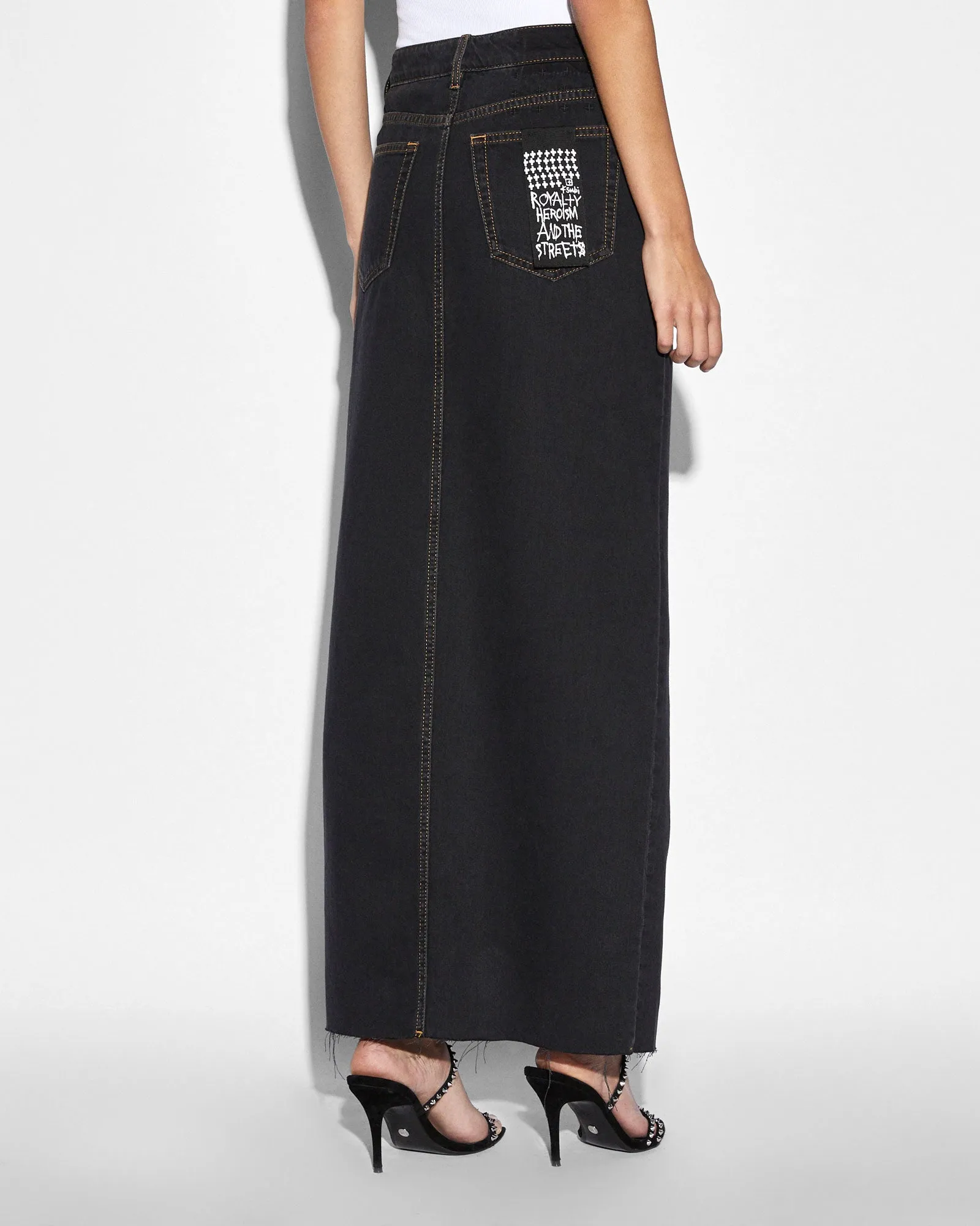 KARA MAXI SKIRT PITCH Subtle Detail Rugged Feel