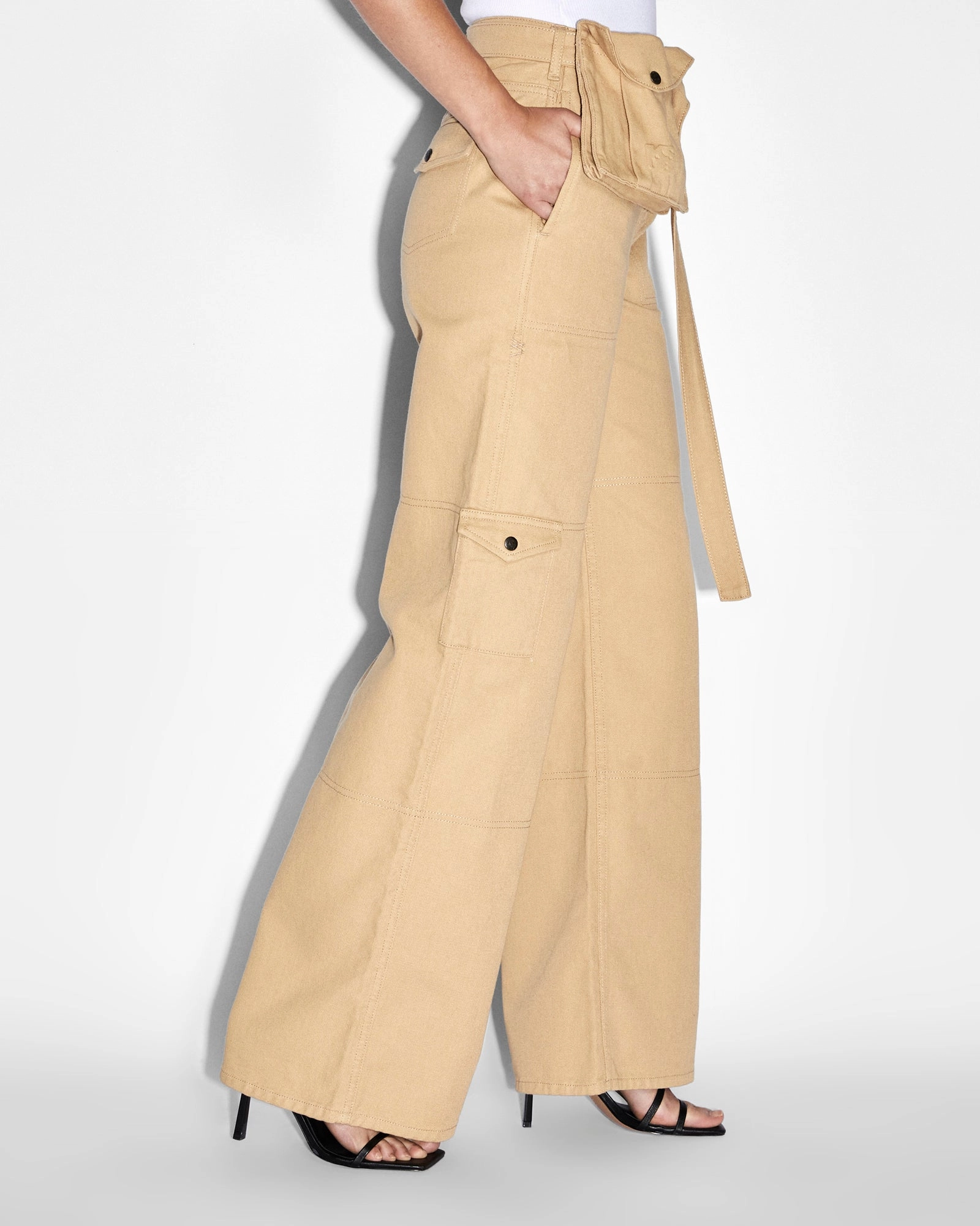 KOMMAND CARGO CARAMEL Packable design
