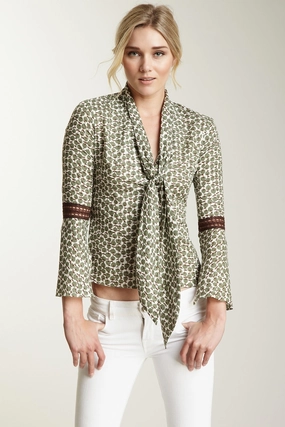 Lace Sleeve Scarf Shirt - Green Apple Print Stretch Knit Material OdorResistantTechnology
