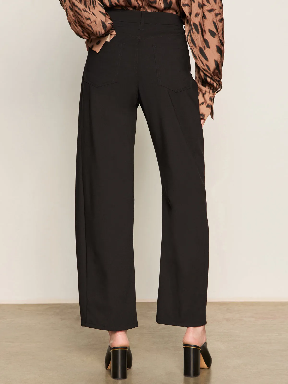 Layered Panel Design Clean Fit Charter Gab Barrel Pant Black