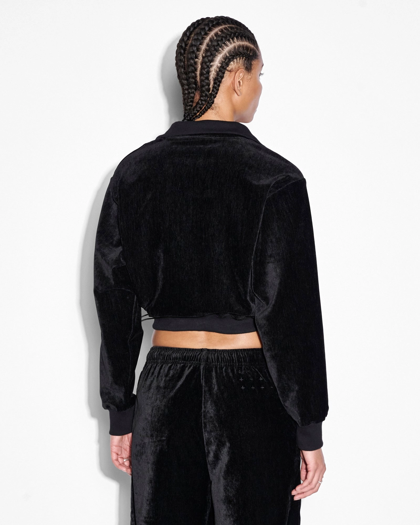 Essential Look Reinforced Neckline RICHIE HALF ZIP CROP BLACK