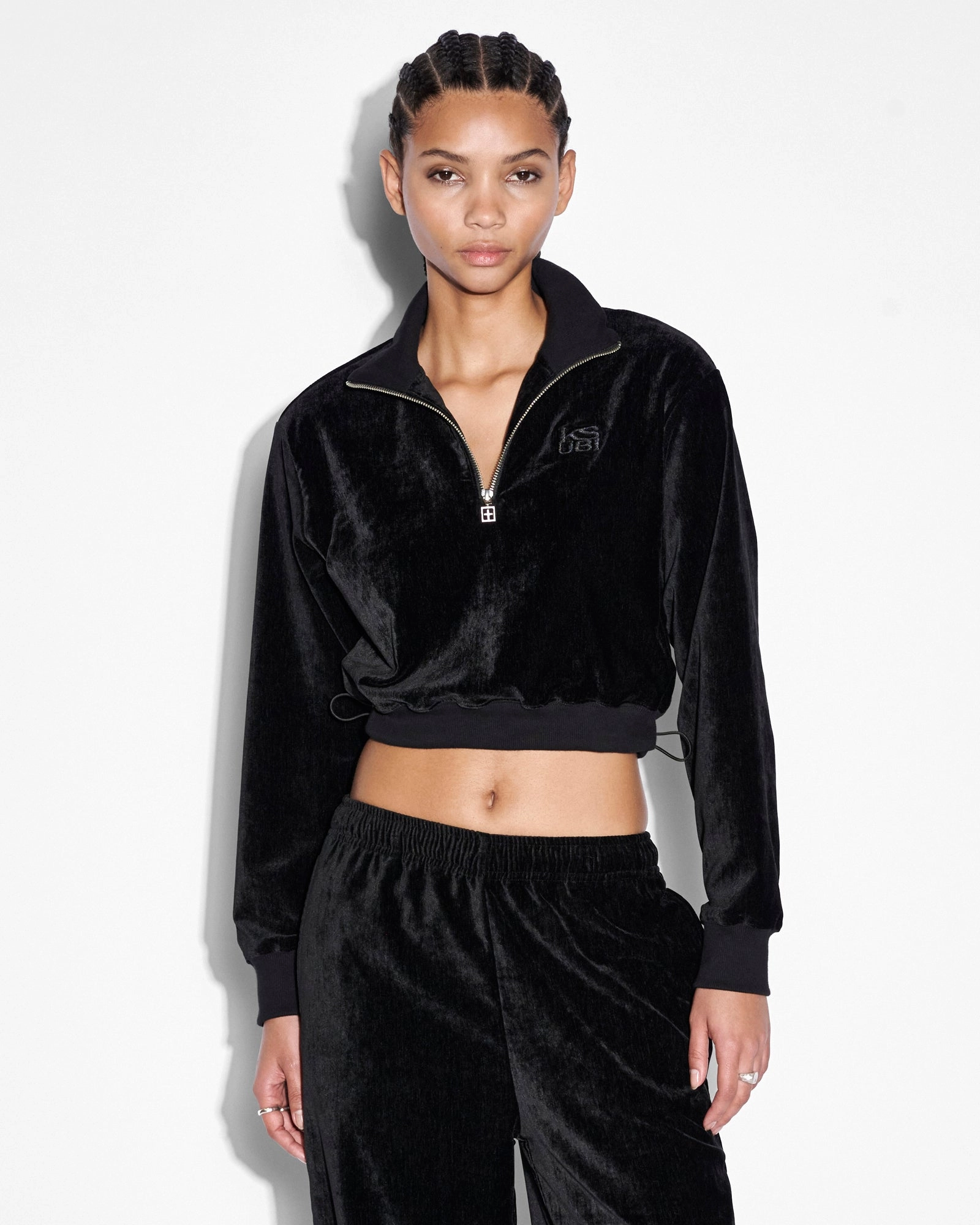hypoallergenic material Timeless Pick RICHIE HALF ZIP CROP BLACK