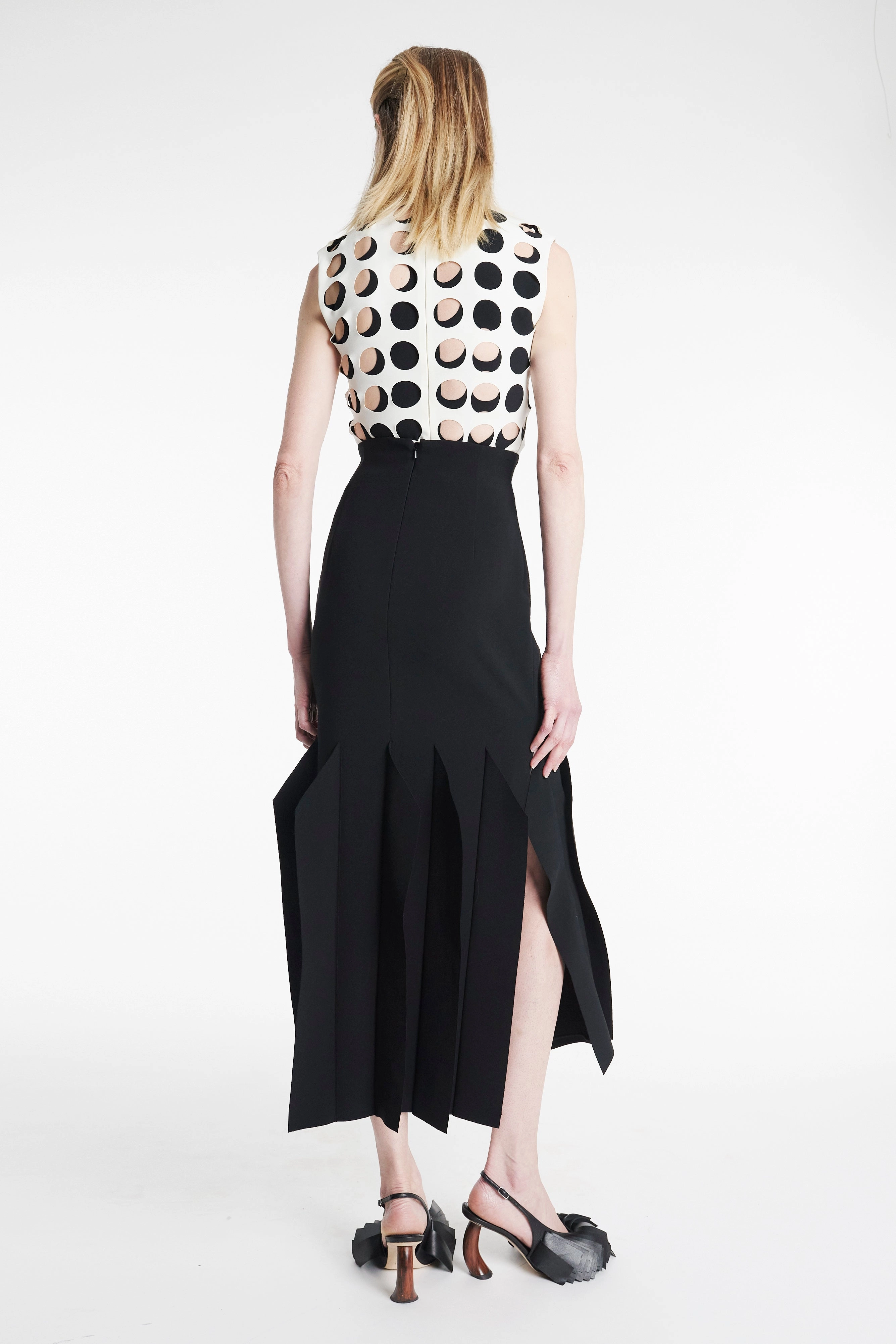 AntiPillTreatment Moisture Management Top With Layered Circular Cutouts White Black