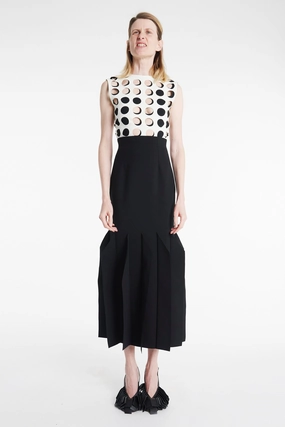 Top With Layered Circular Cutouts White Black WindproofBarrierTechnology Bold Design