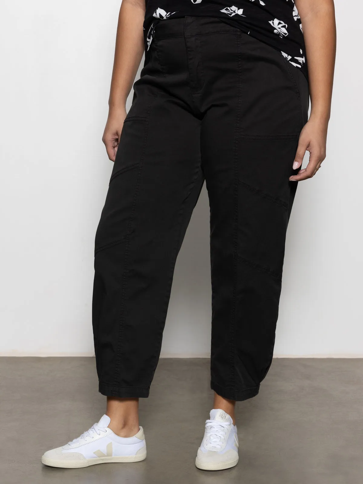 Core Fit Design Comfort Flex Sahara Tapered Standard Rise Pant Black Extended Sizing