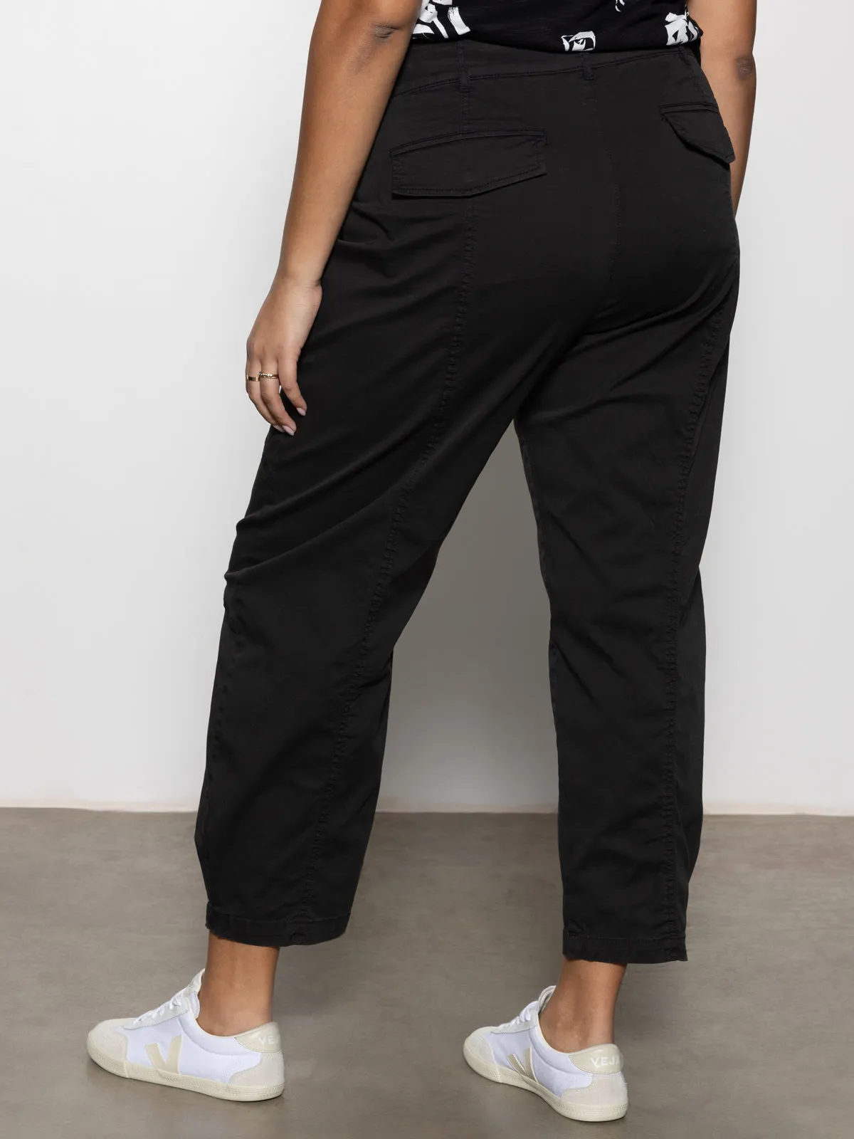 Sahara Tapered Standard Rise Pant Black Extended Sizing Sport Performance Design