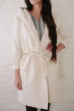 Relaxed Crew Neck Seam Free Edges Mantle Jacket in Snow Jacquard