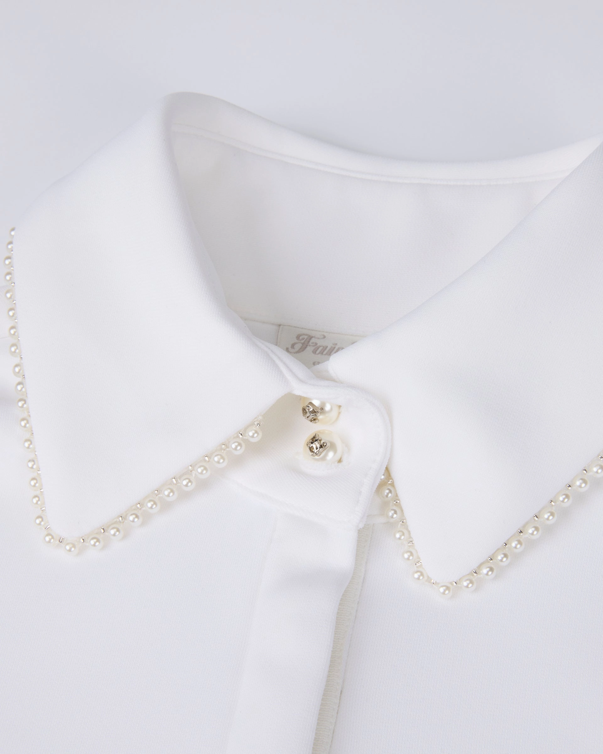 StretchableKnit LightweightWeave Pearl collar t-shirt with scarf - Ivory