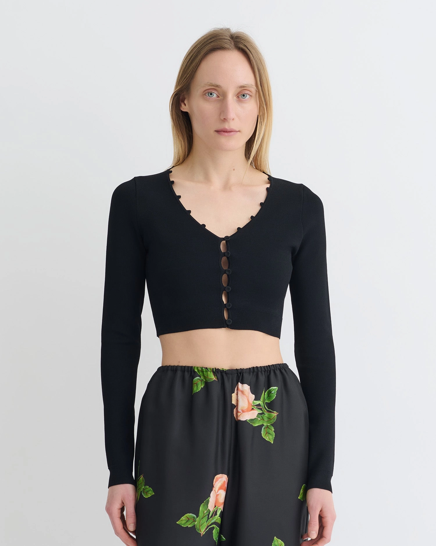 Dovie - Cropped Cardigan - Black FourWay Stretch Design