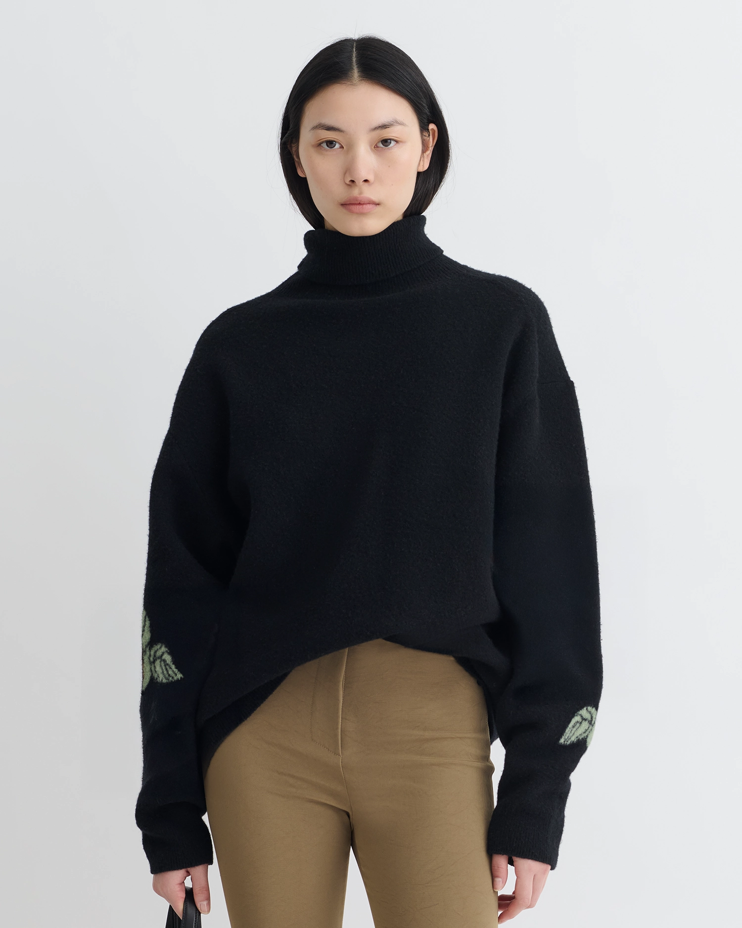 Bamboo Fiber Blend Frannie - Turtleneck Sweater - Black/Roses