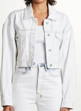 BILLIE JACKET BLANC fireplace